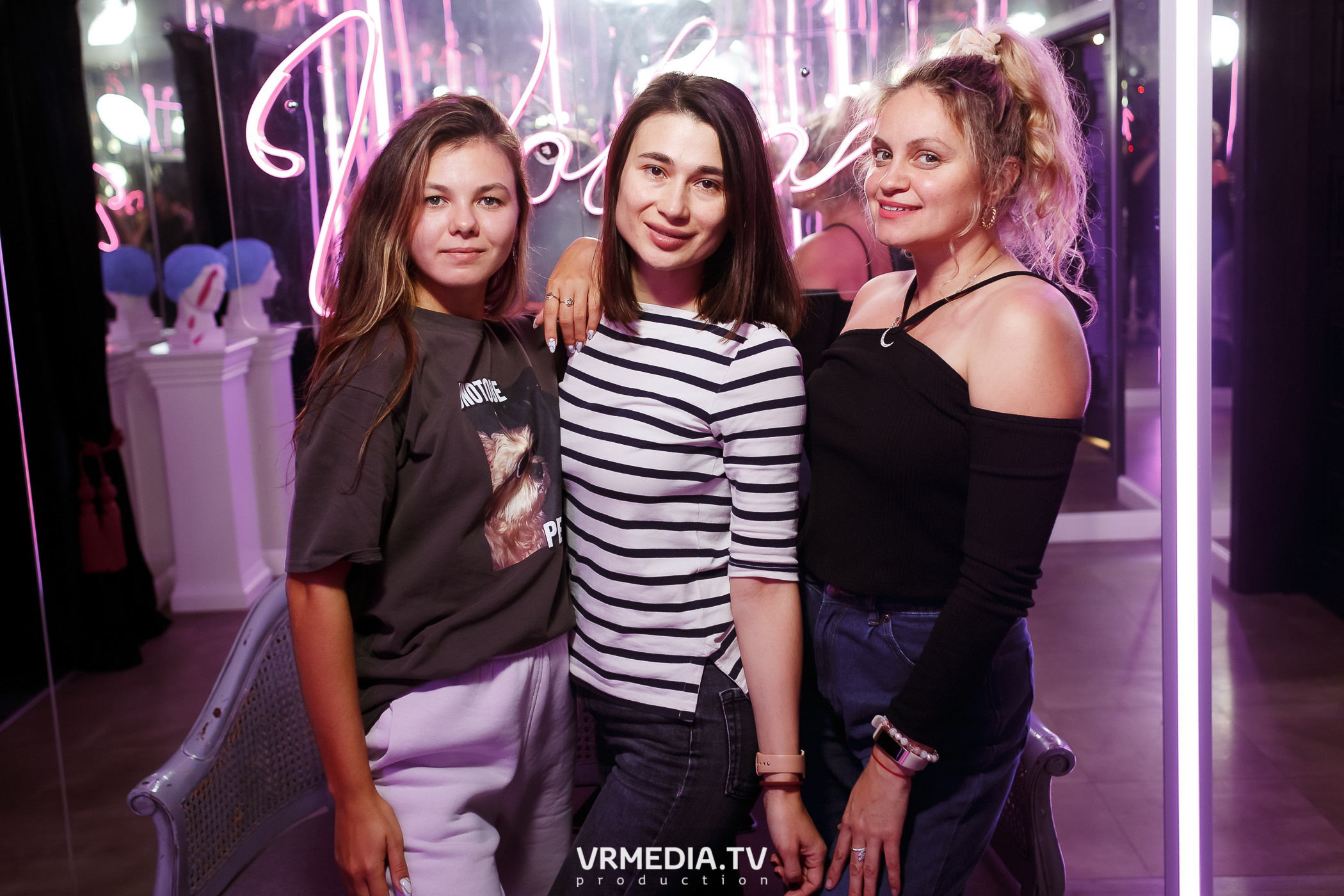 Выходные в караоке-баре «Volna»