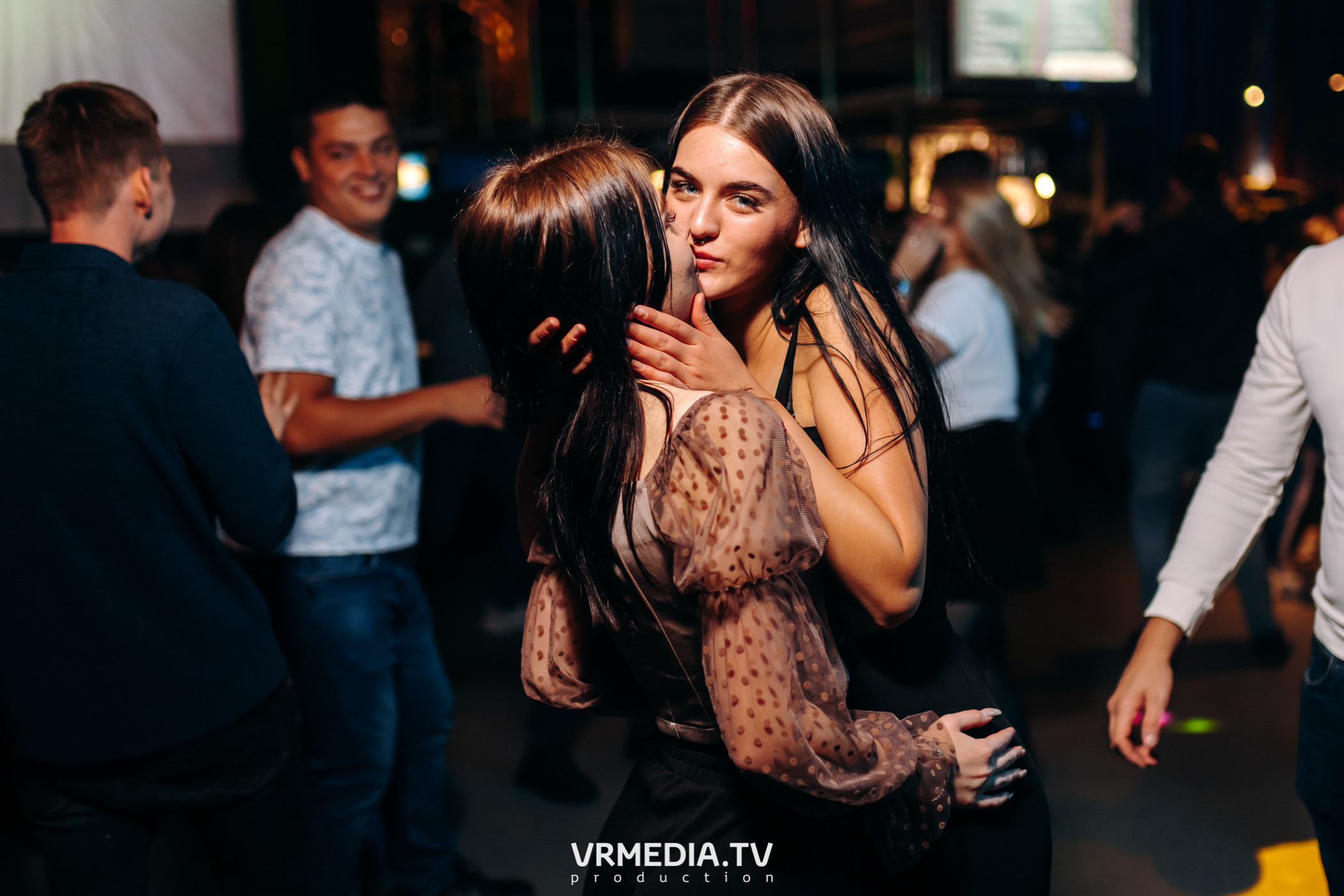 Выходные в баре «DOSKI»