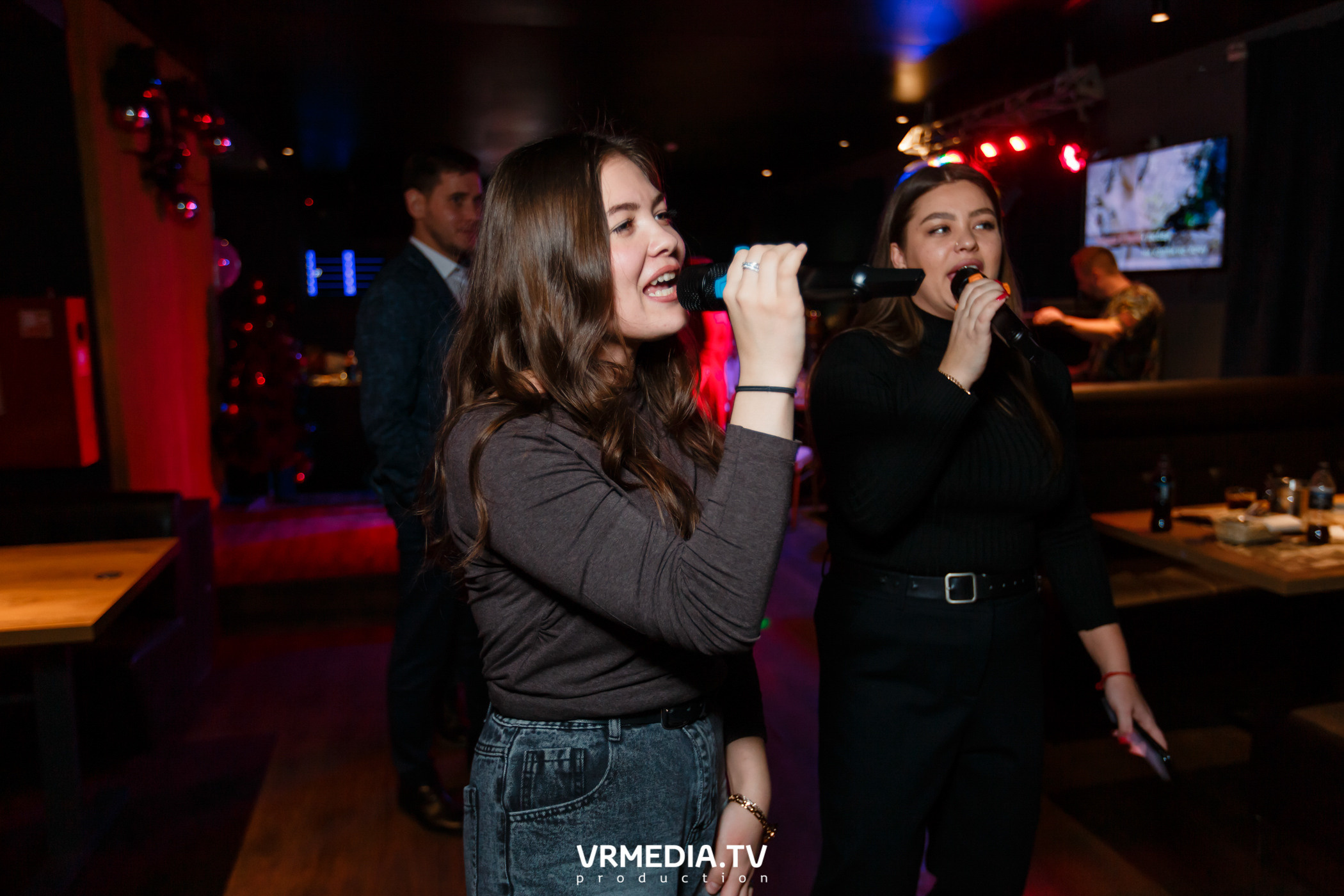 Выходные в баре «DOSKI»