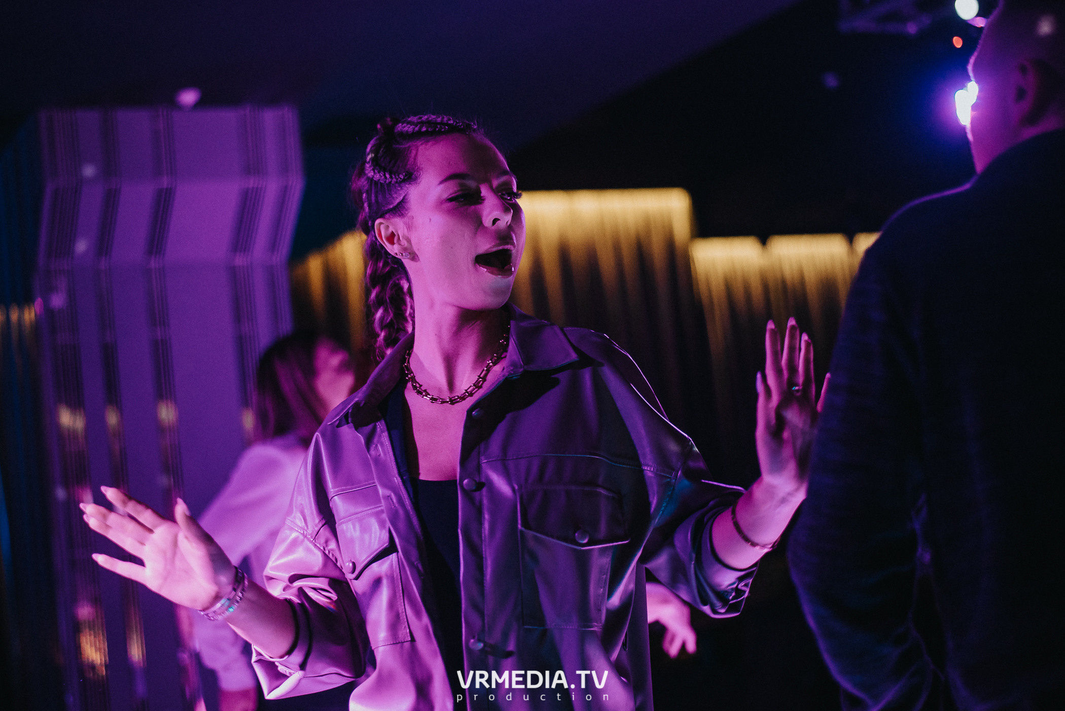 Выходные в караоке-баре «Volna»