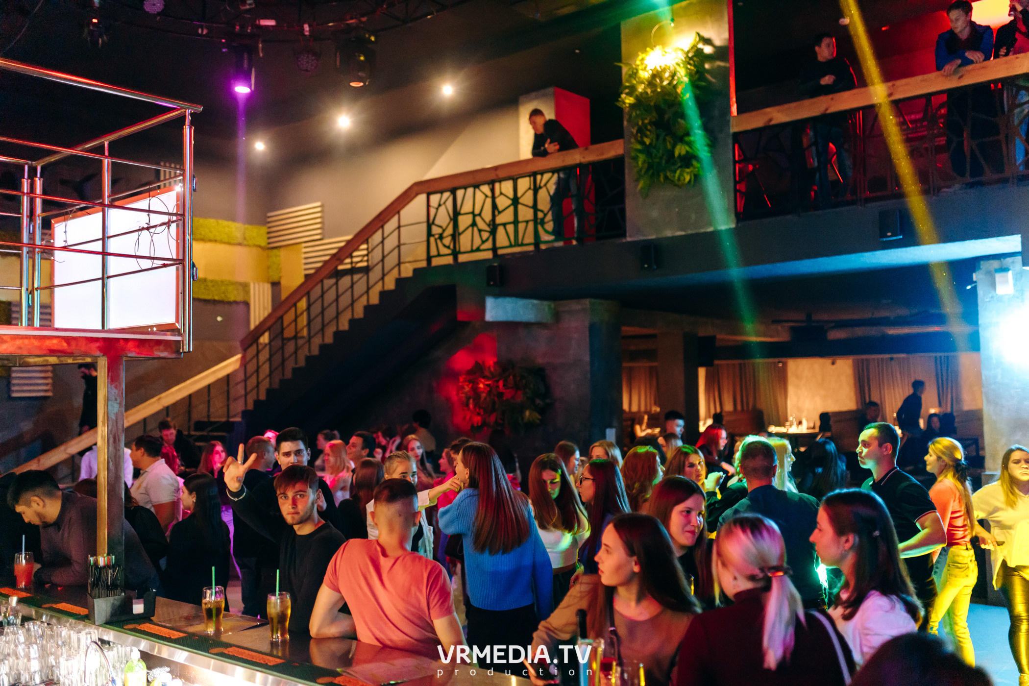 Выходные в баре «DOSKI»