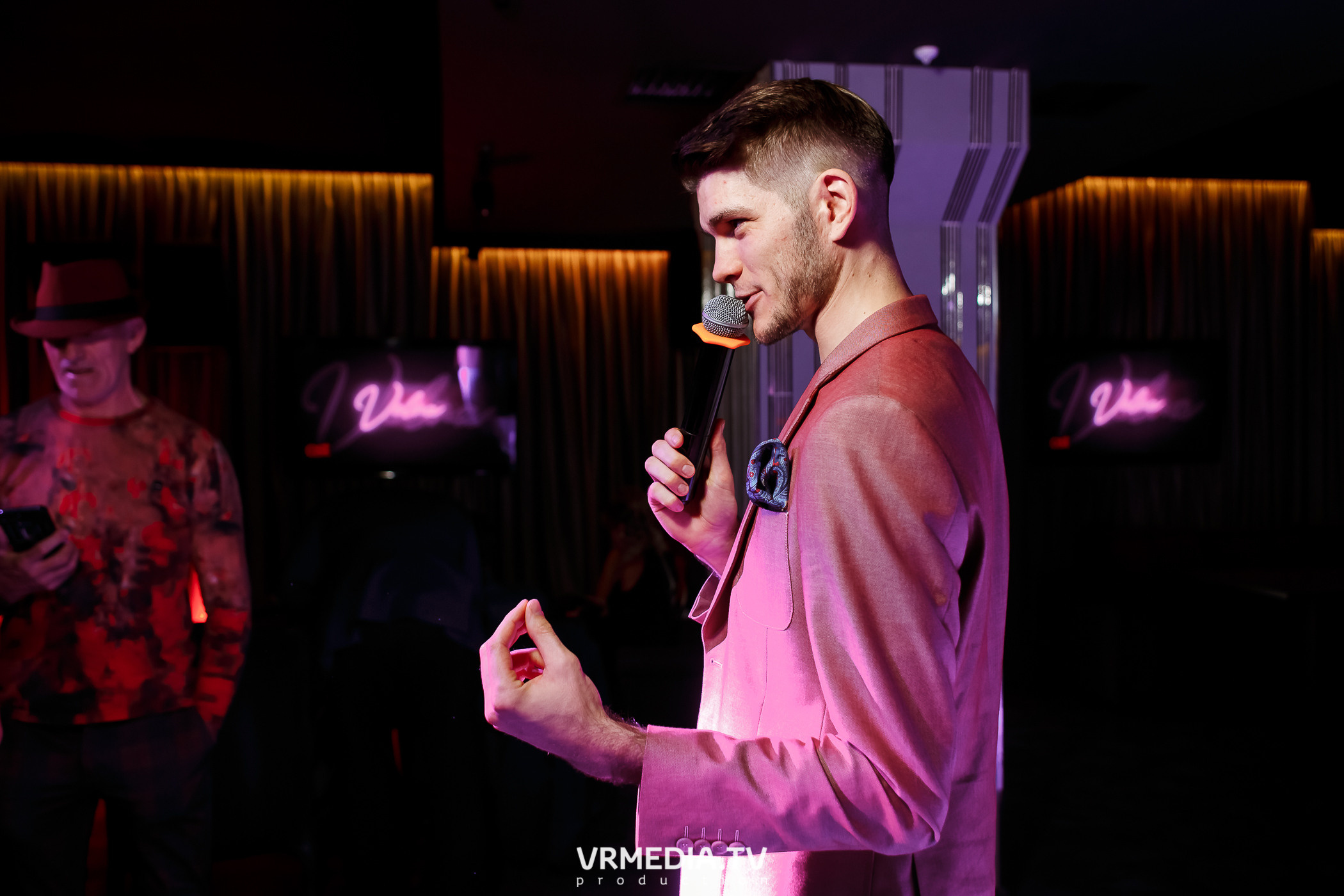 Выходные в караоке-баре «Volna»