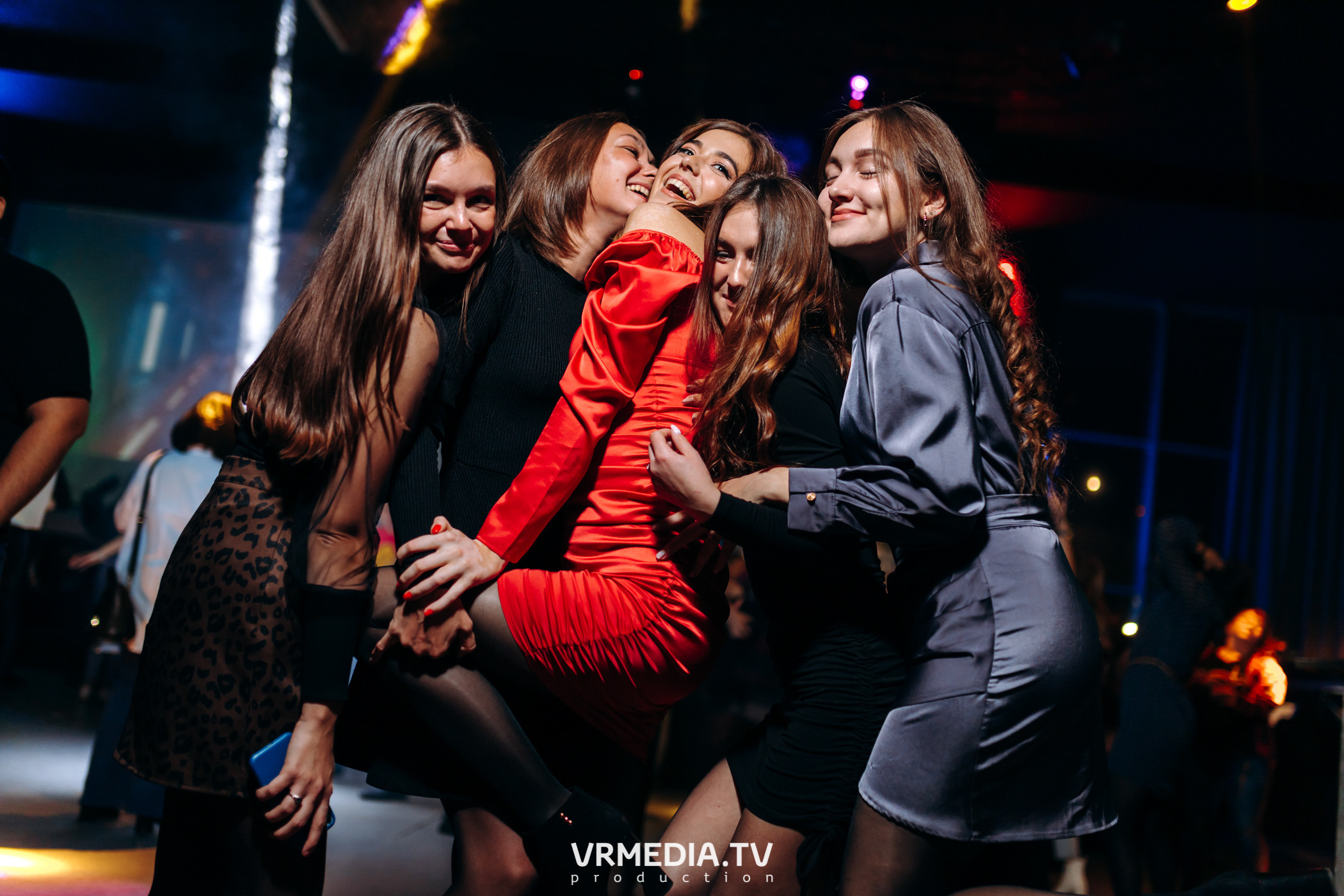 Выходные в баре «DOSKI»