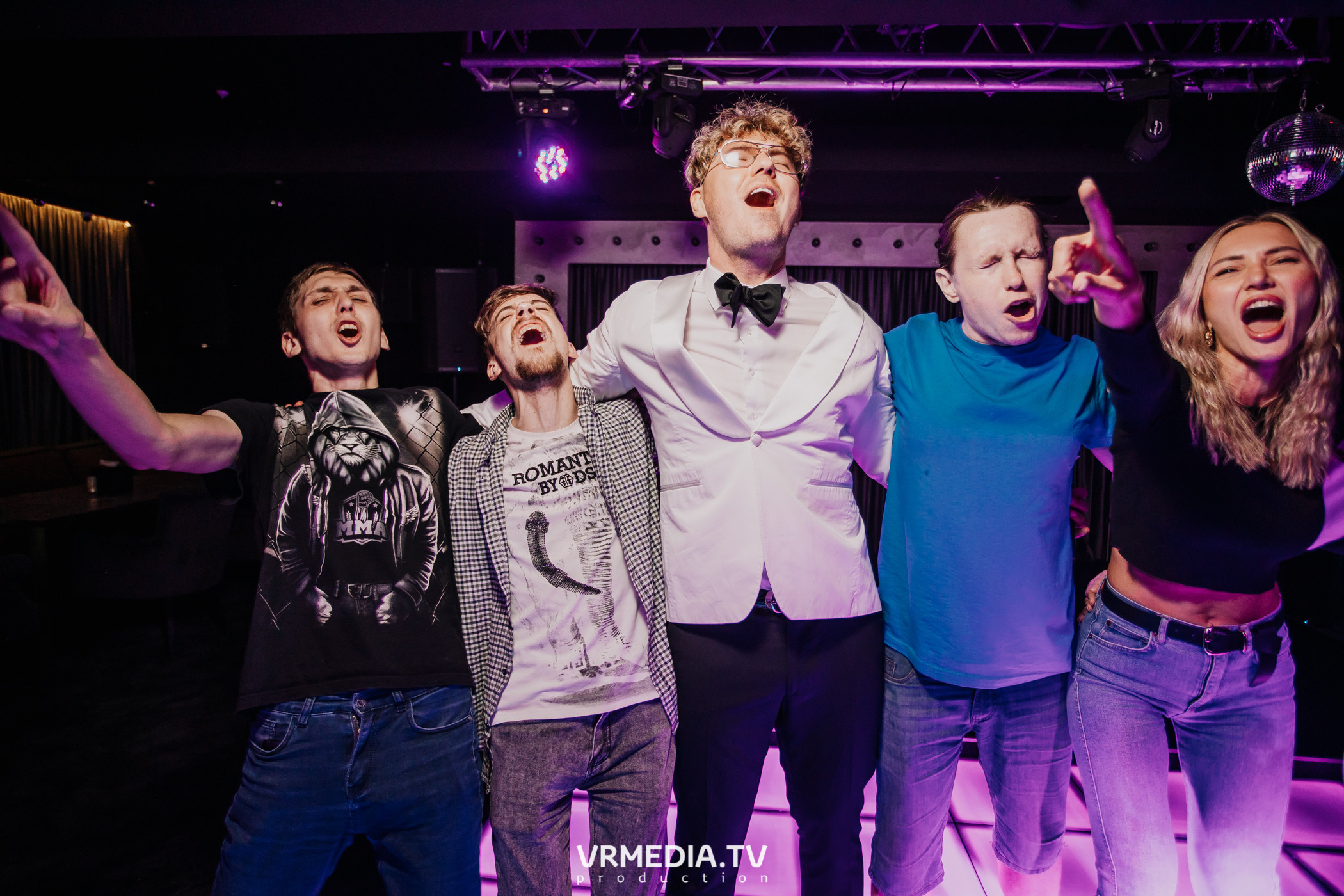 Выходные в караоке-баре «Volna»