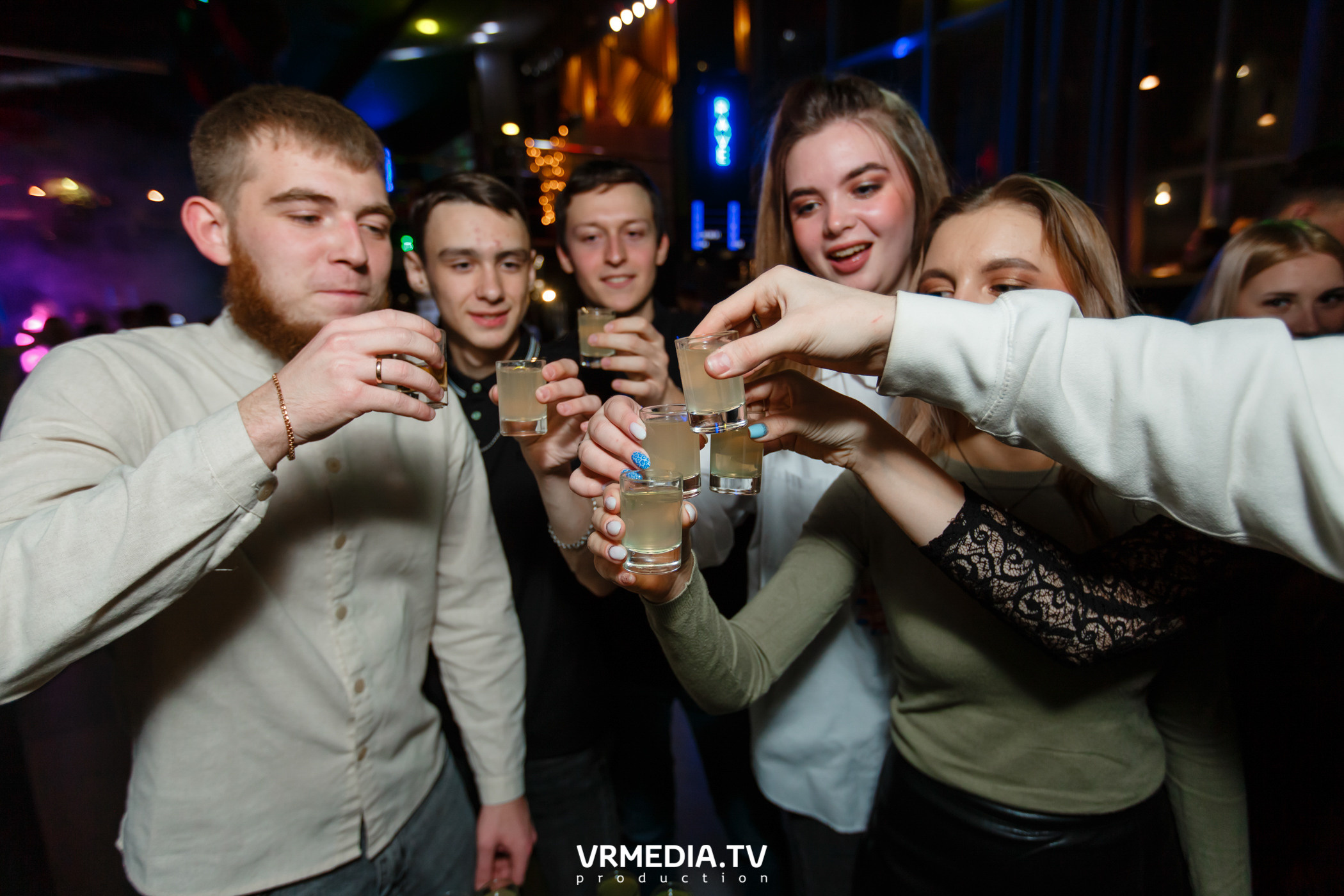 Выходные в баре «DOSKI»