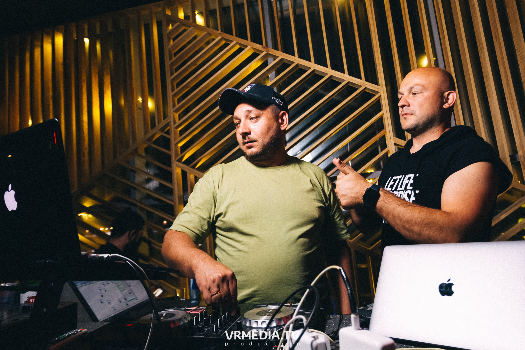 Выходные в баре «DOSKI»