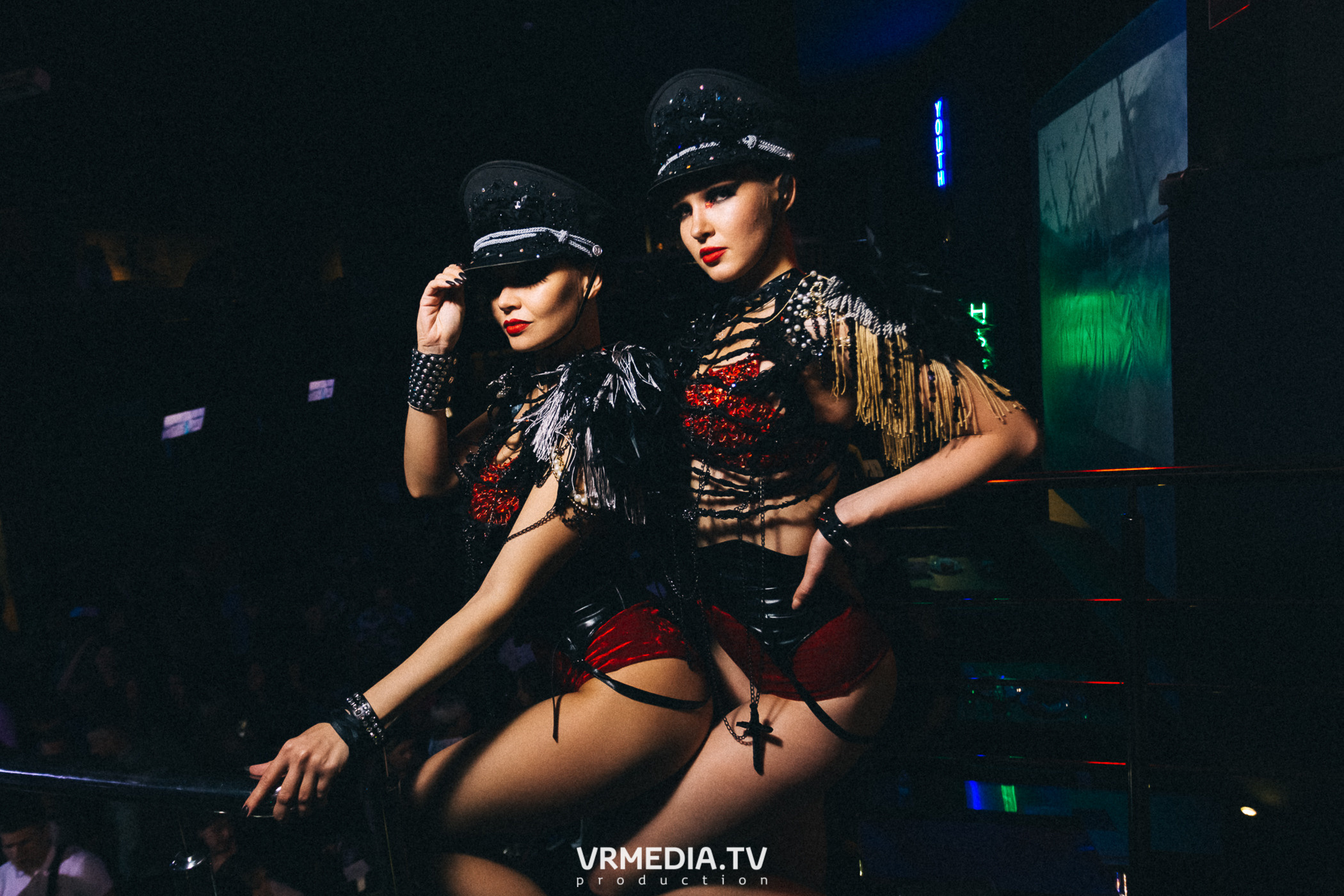 Выходные в баре «DOSKI»