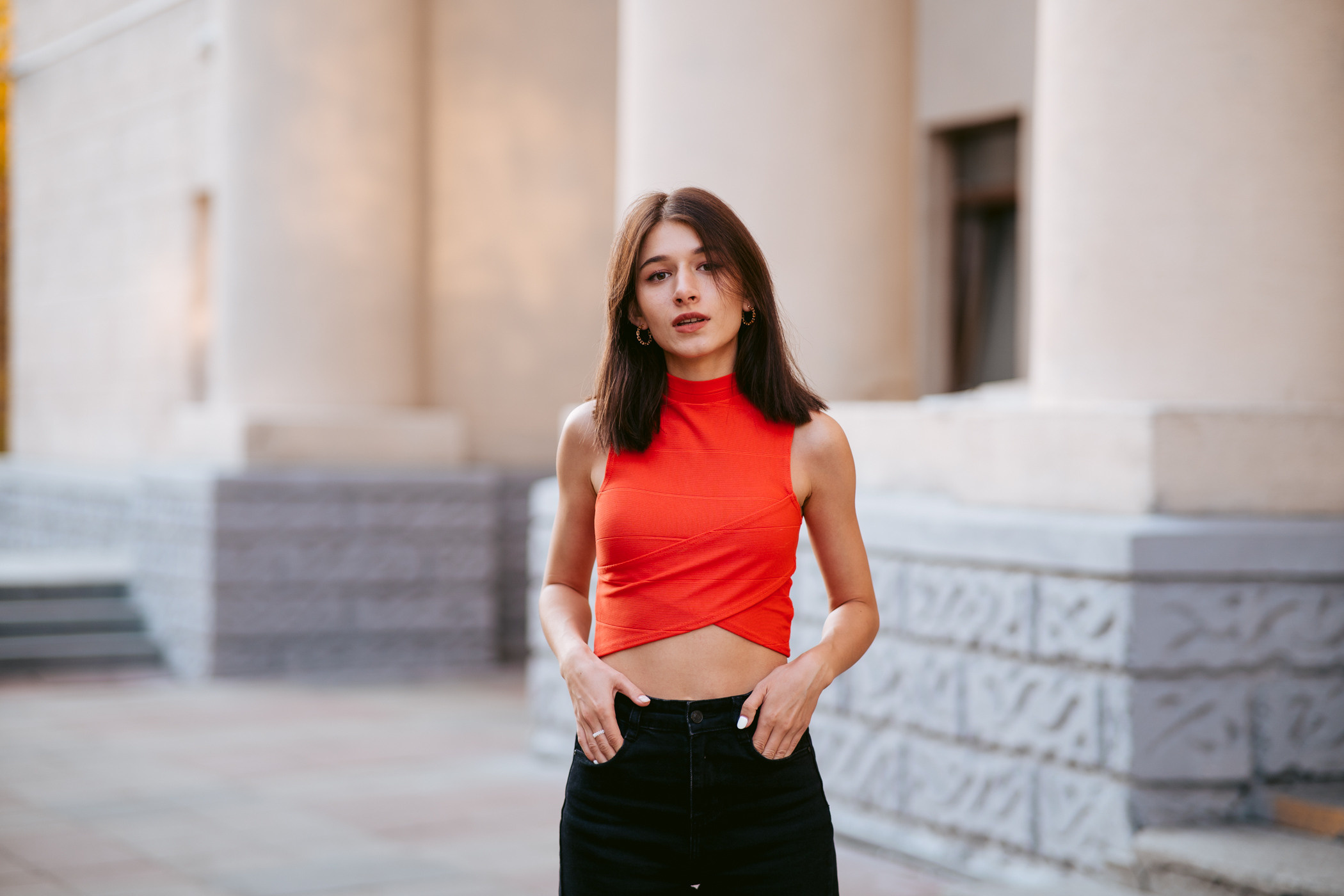 Драмтеатр (Весенняя, 11)