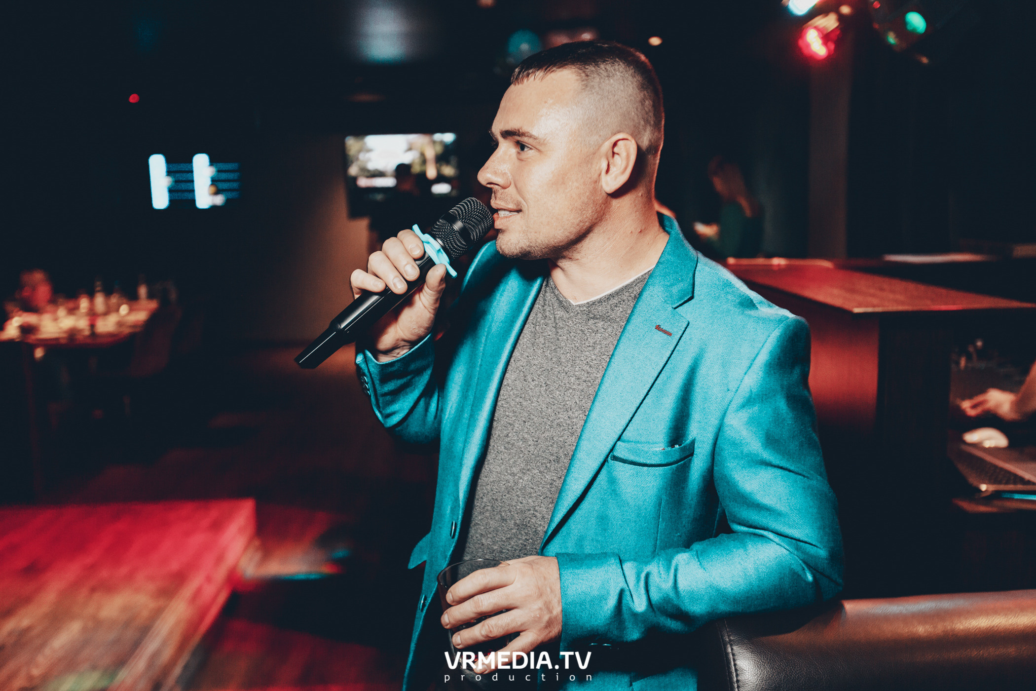 Театр мёртвых кукол в баре «DOSKI»