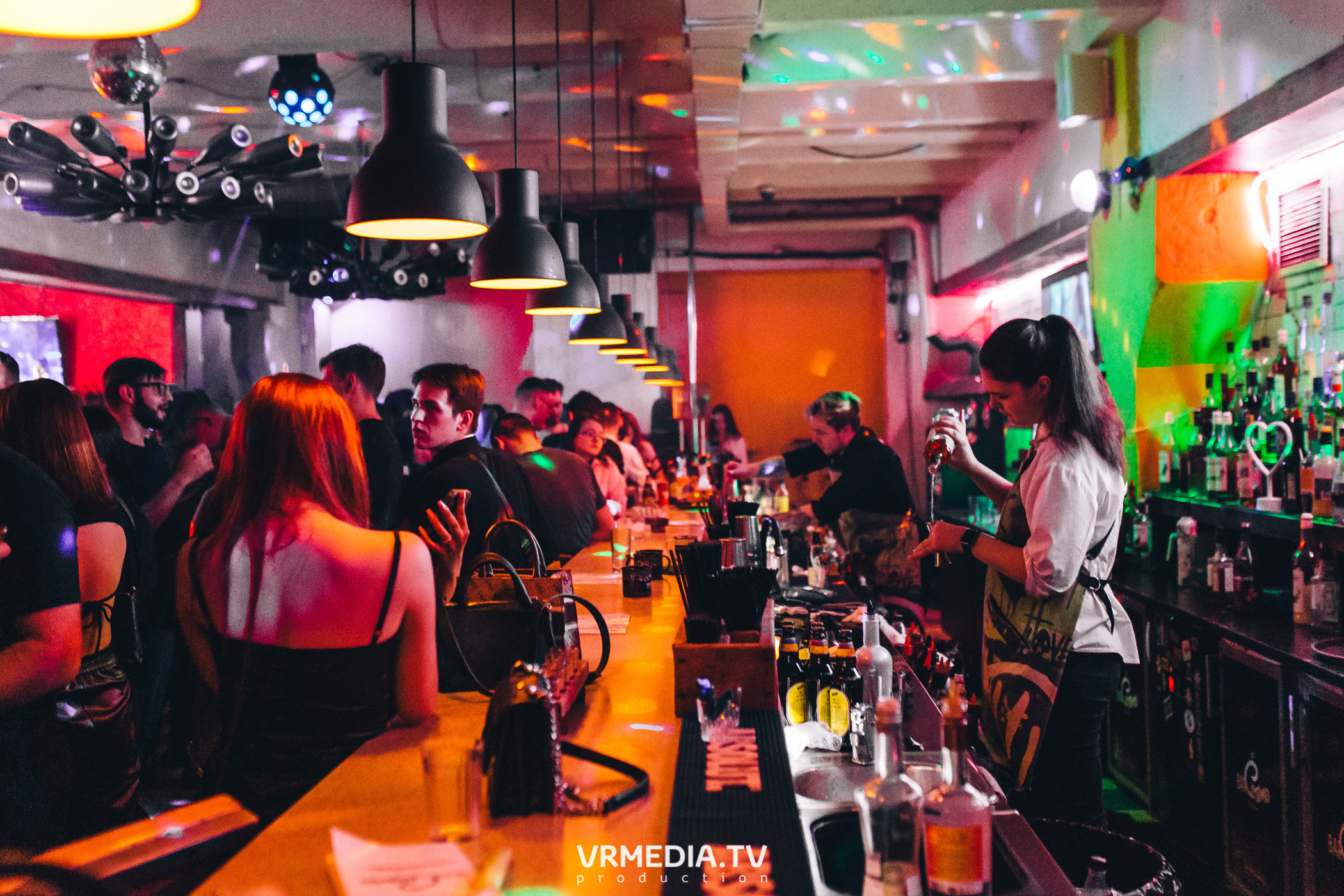 Выходные в баре «Cosmo»