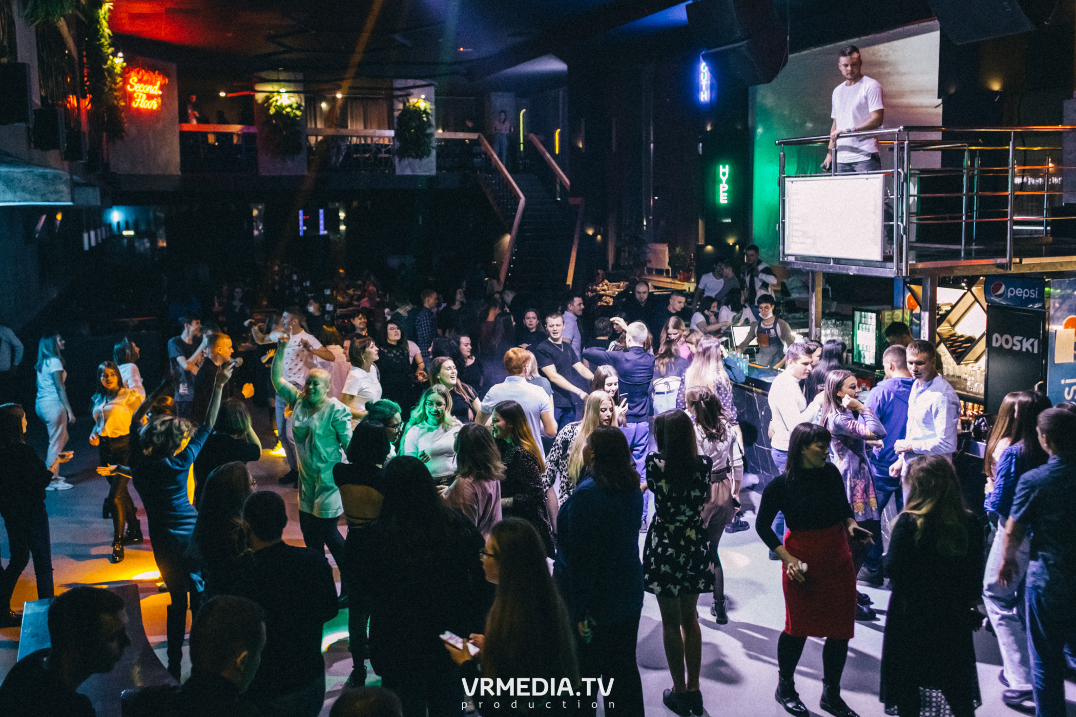 Выходные в баре «DOSKI»