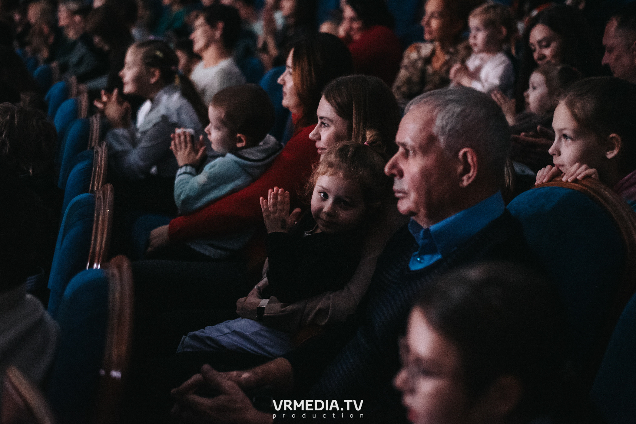 Шоу мыльных пузырей CLINK