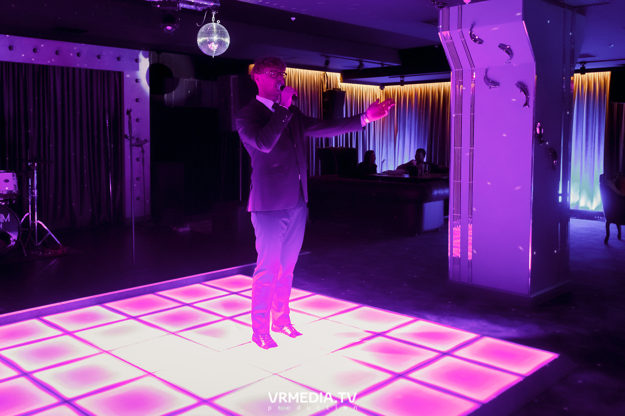 Выходные в караоке-баре «Volna»