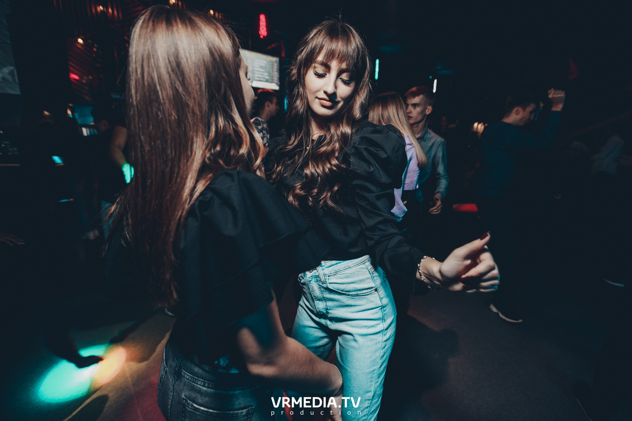 Выходные в баре «DOSKI»