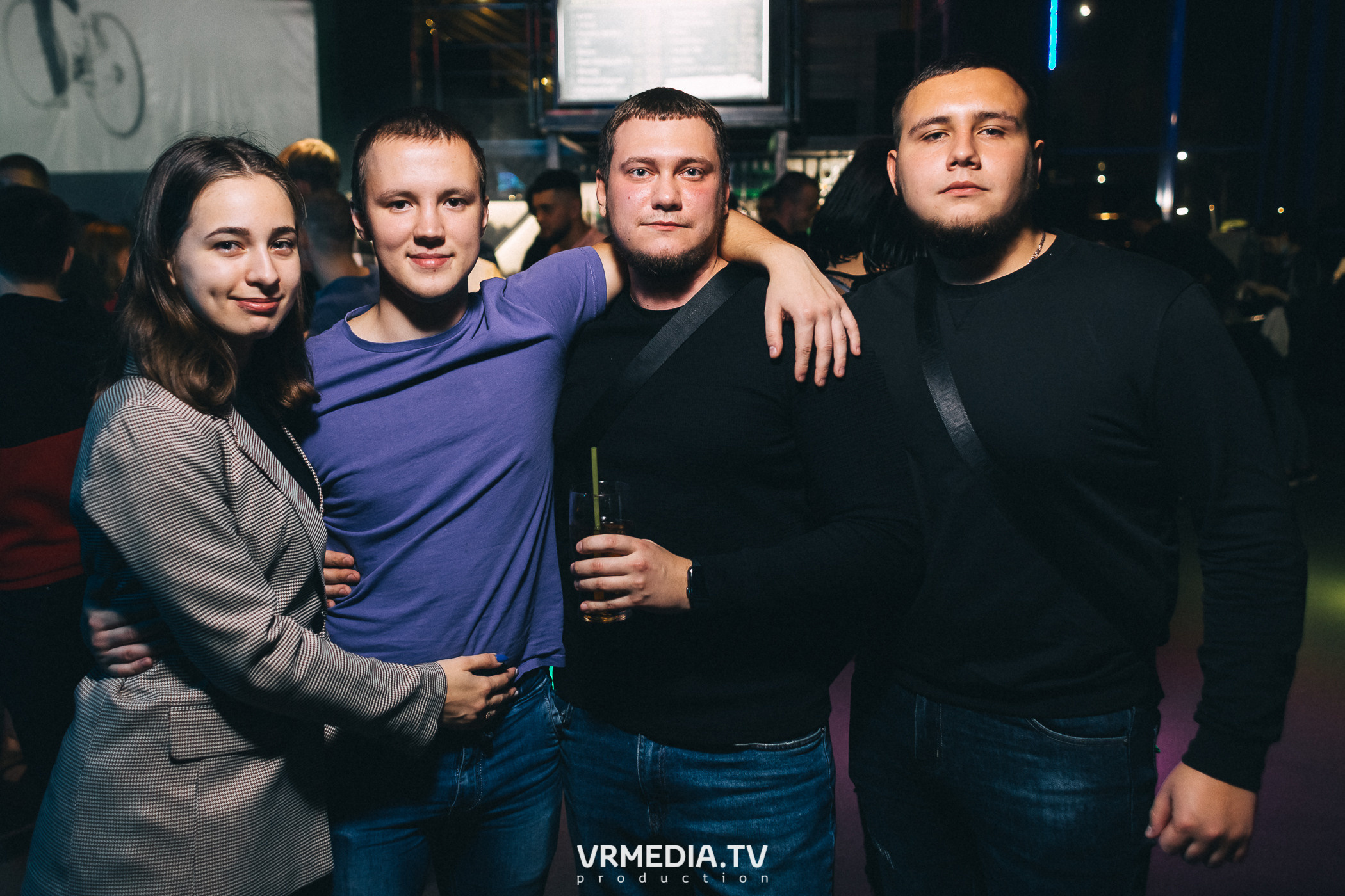 Выходные в баре «DOSKI»