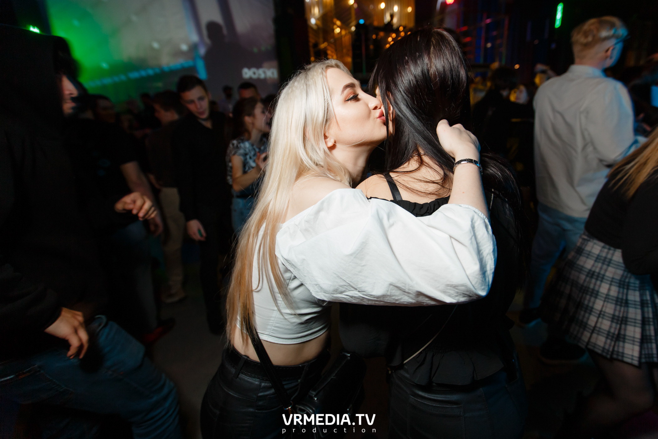 Выходные в баре «DOSKI»