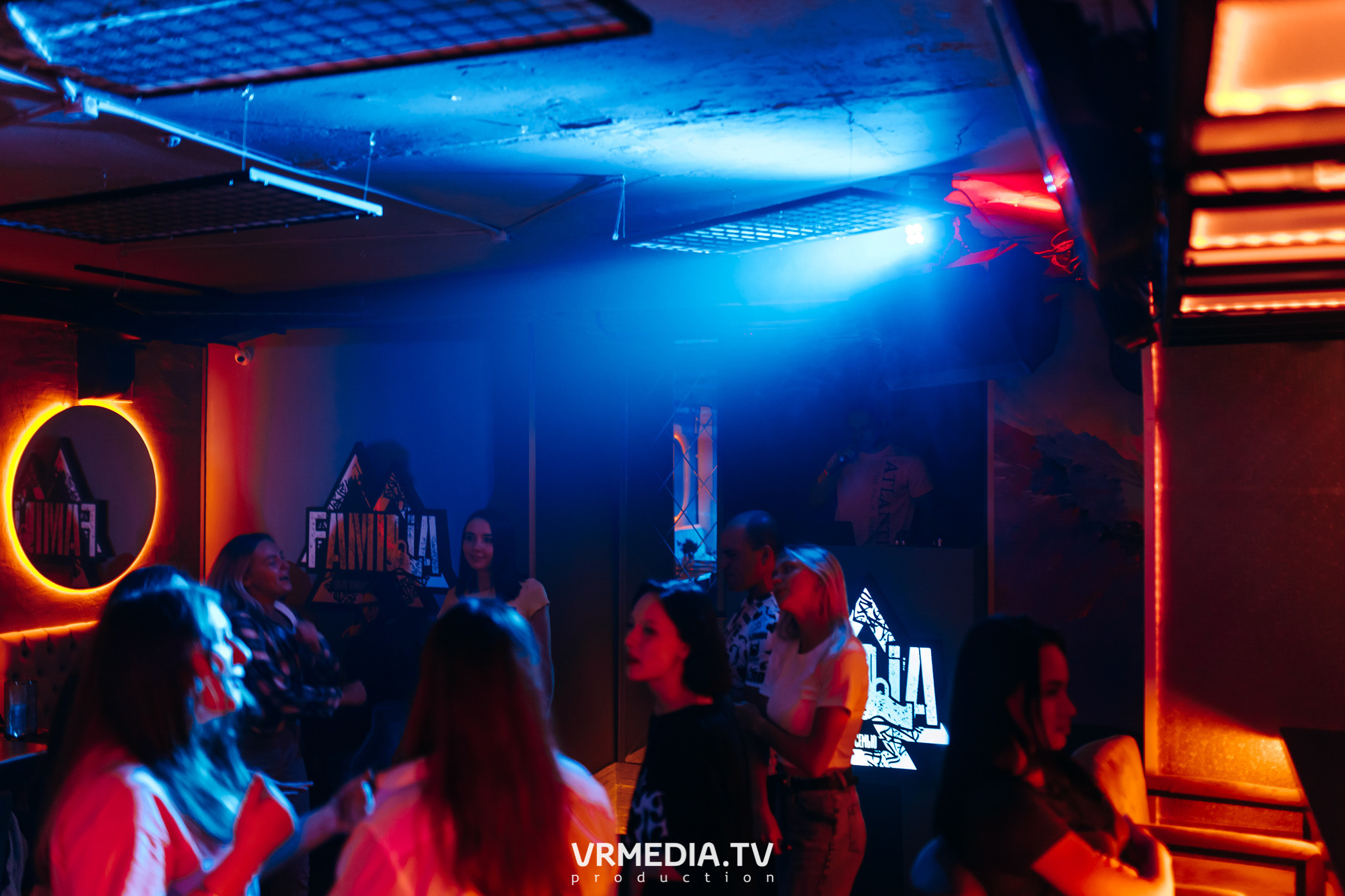 Ночь Безумного Бармена в Lounge Voice Hall «Familia»