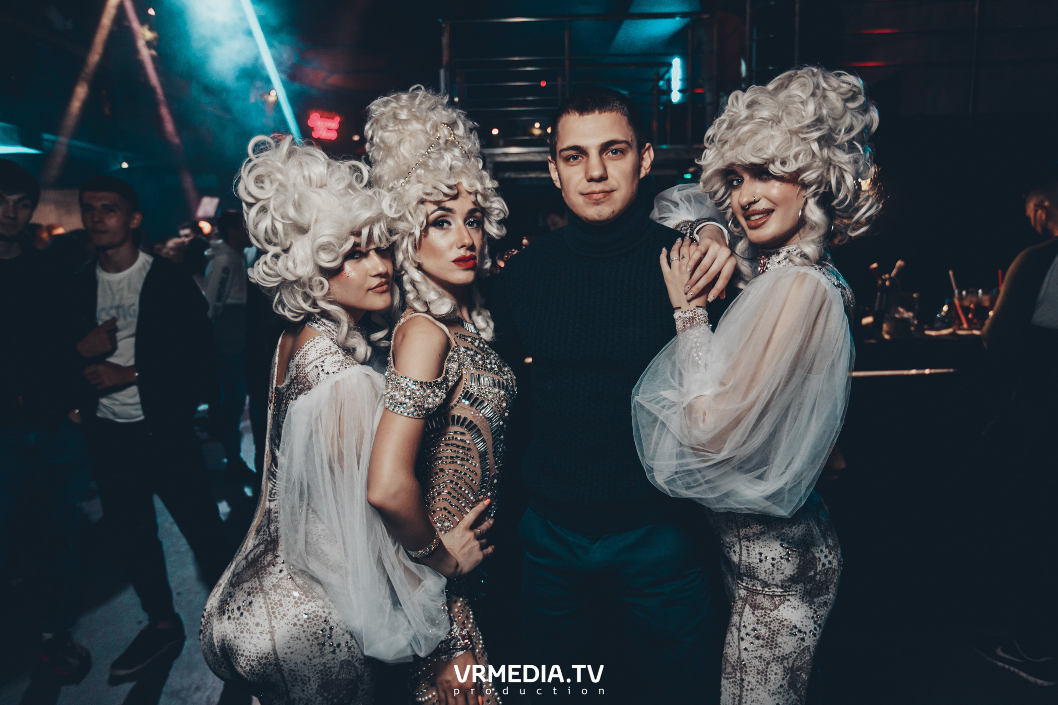 Выходные в баре «DOSKI»