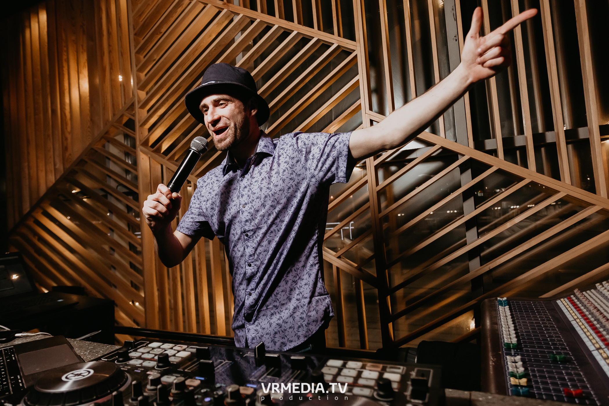 Выходные в баре «DOSKI»