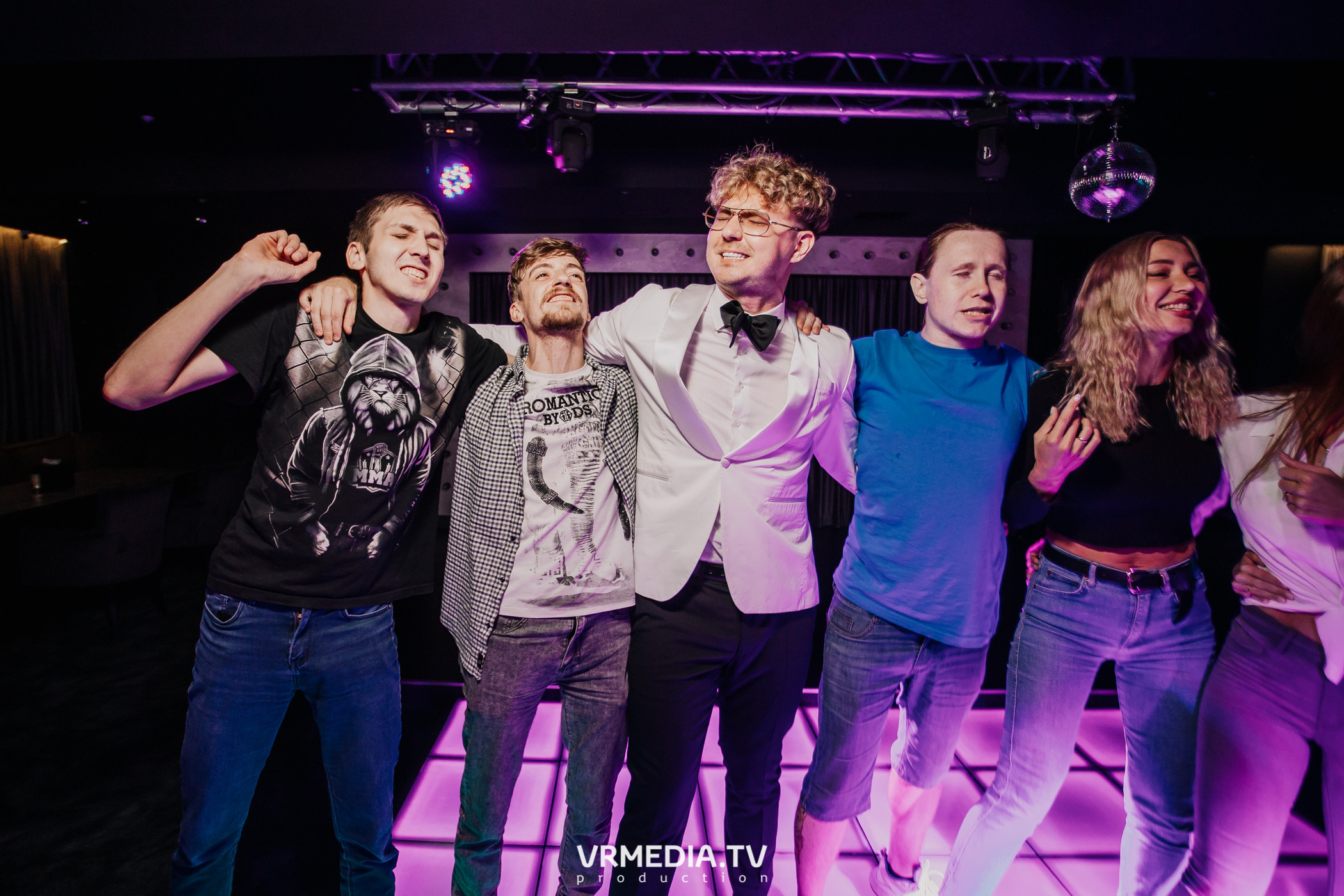 Выходные в караоке-баре «Volna»