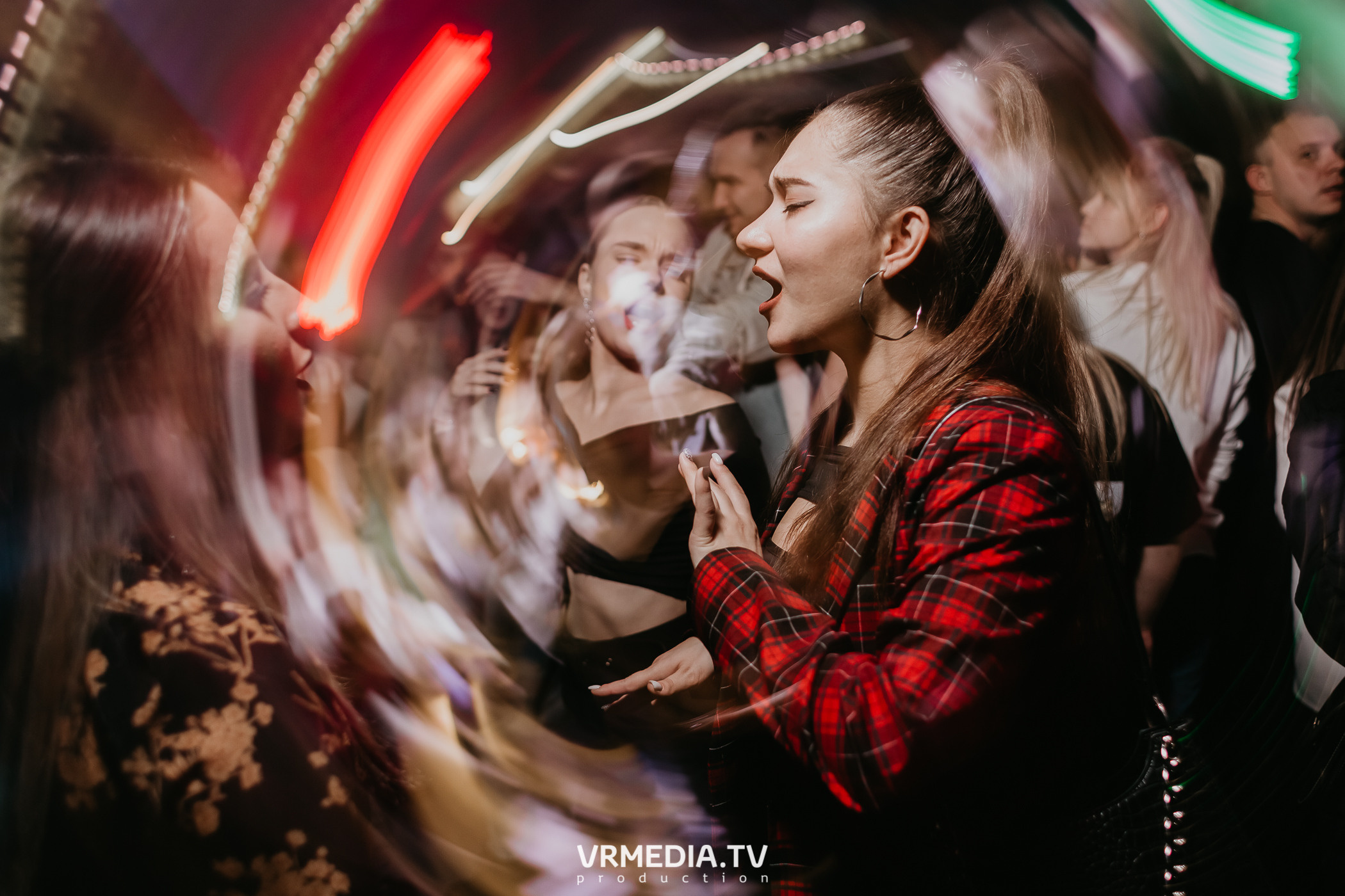 Выходные в баре «DOSKI»