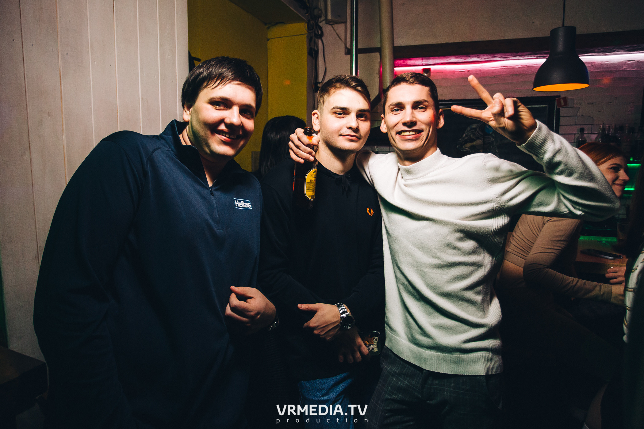 Выходные в баре «Cosmo»