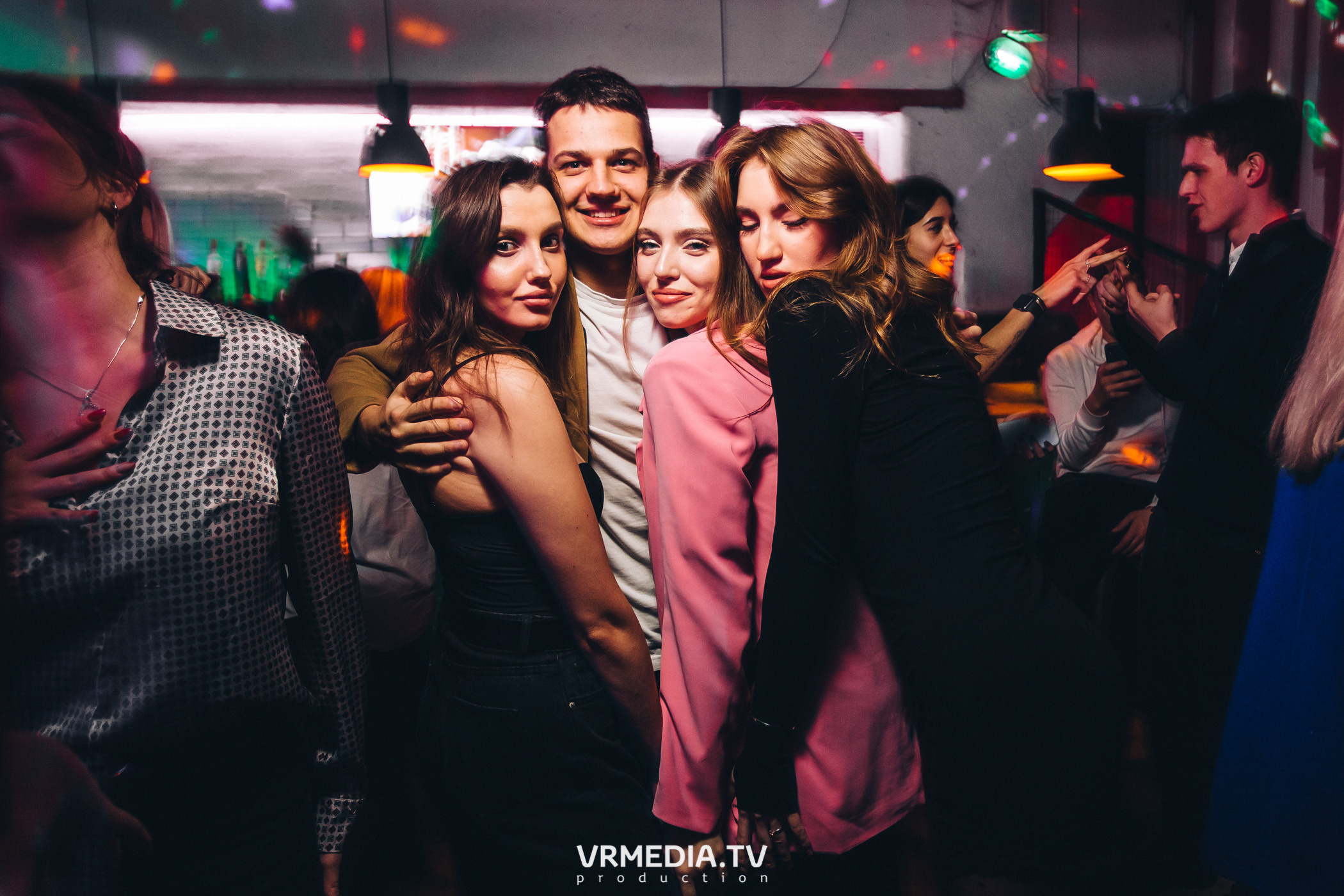 Выходные в баре «Cosmo»