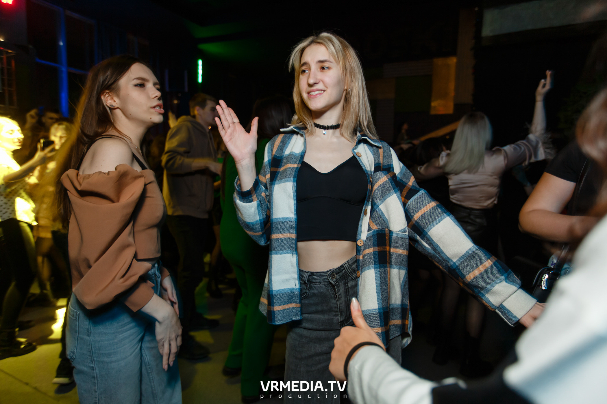 Выходные в баре «DOSKI»