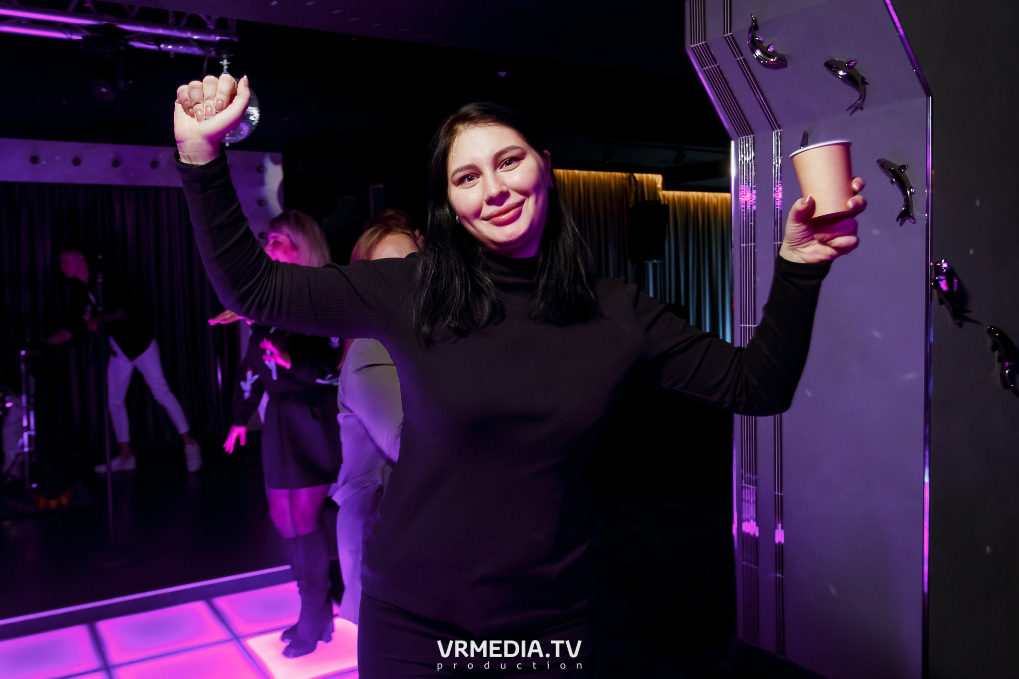 Выходные в караоке-баре «Volna»