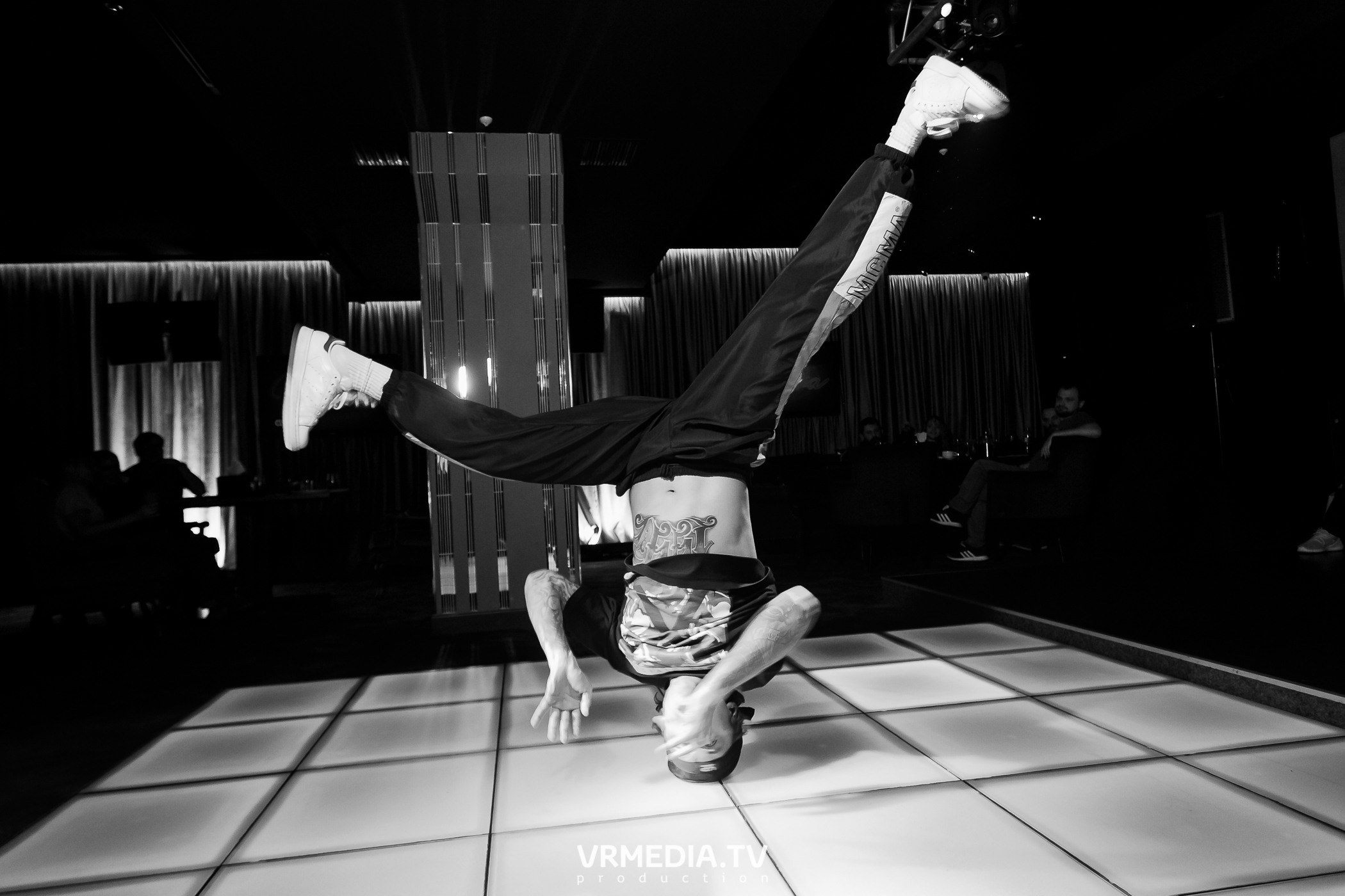 Выходные в караоке-баре «Volna»