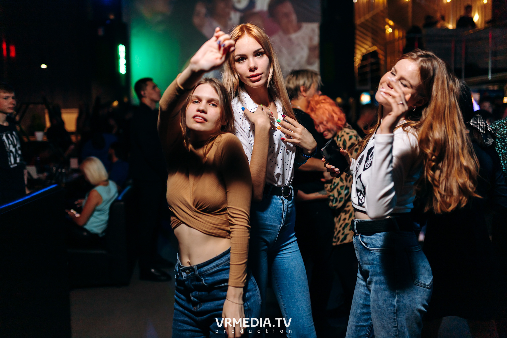 Выходные в баре «DOSKI»