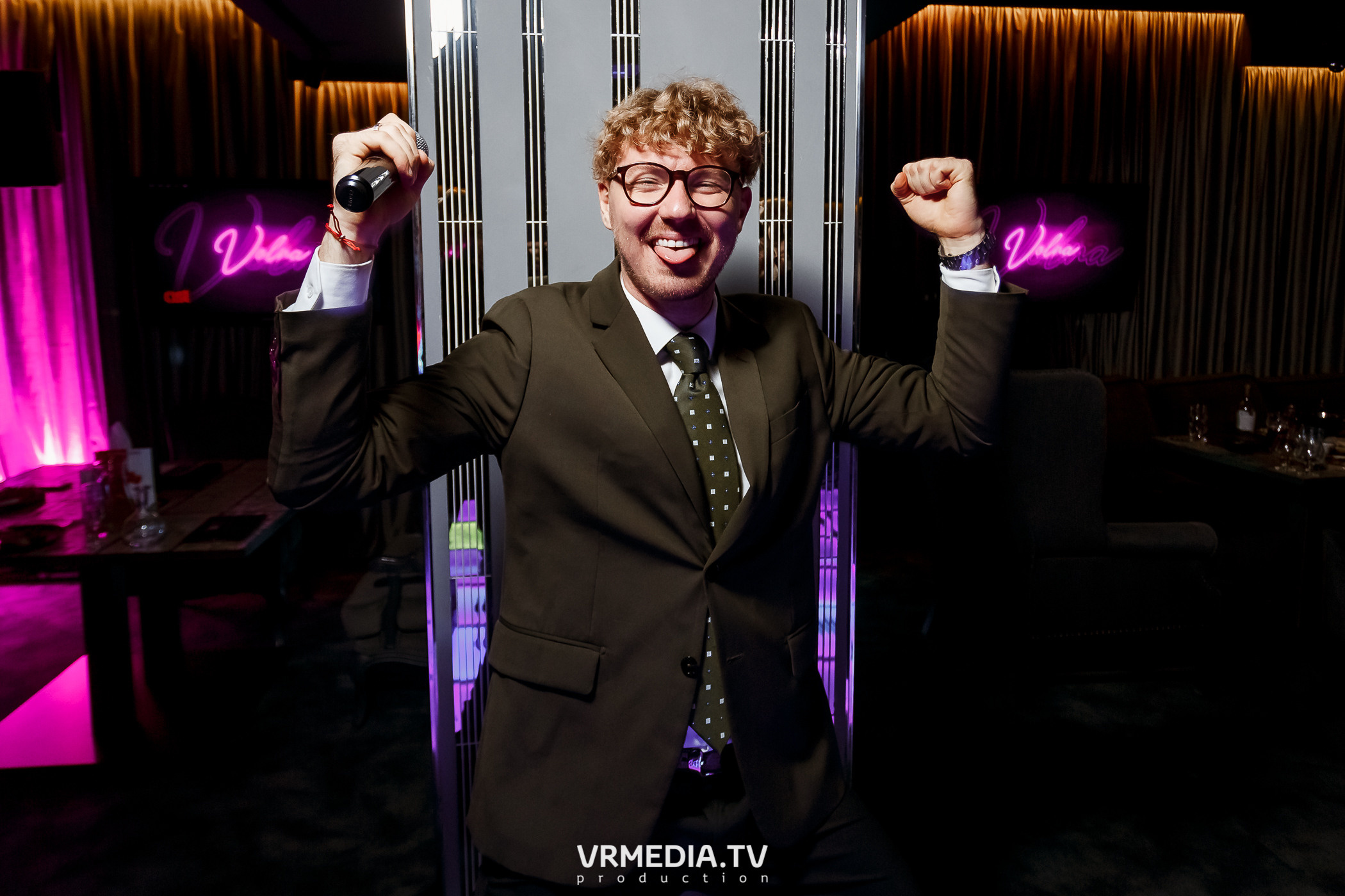 Выходные в караоке-баре «Volna»