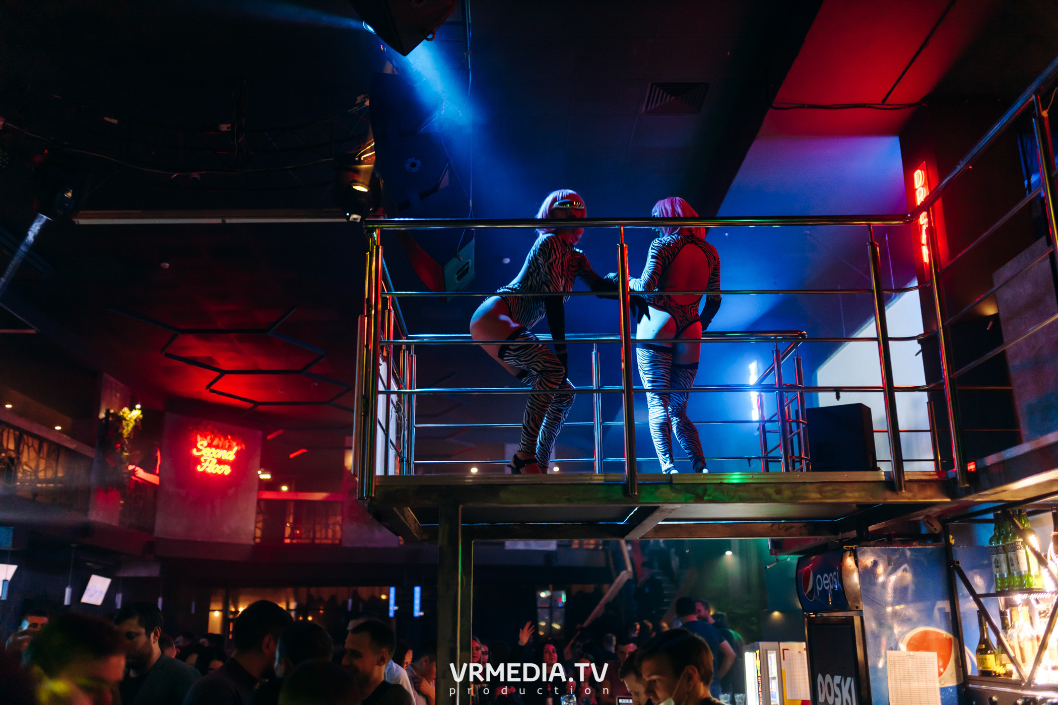 Выходные в баре «DOSKI»