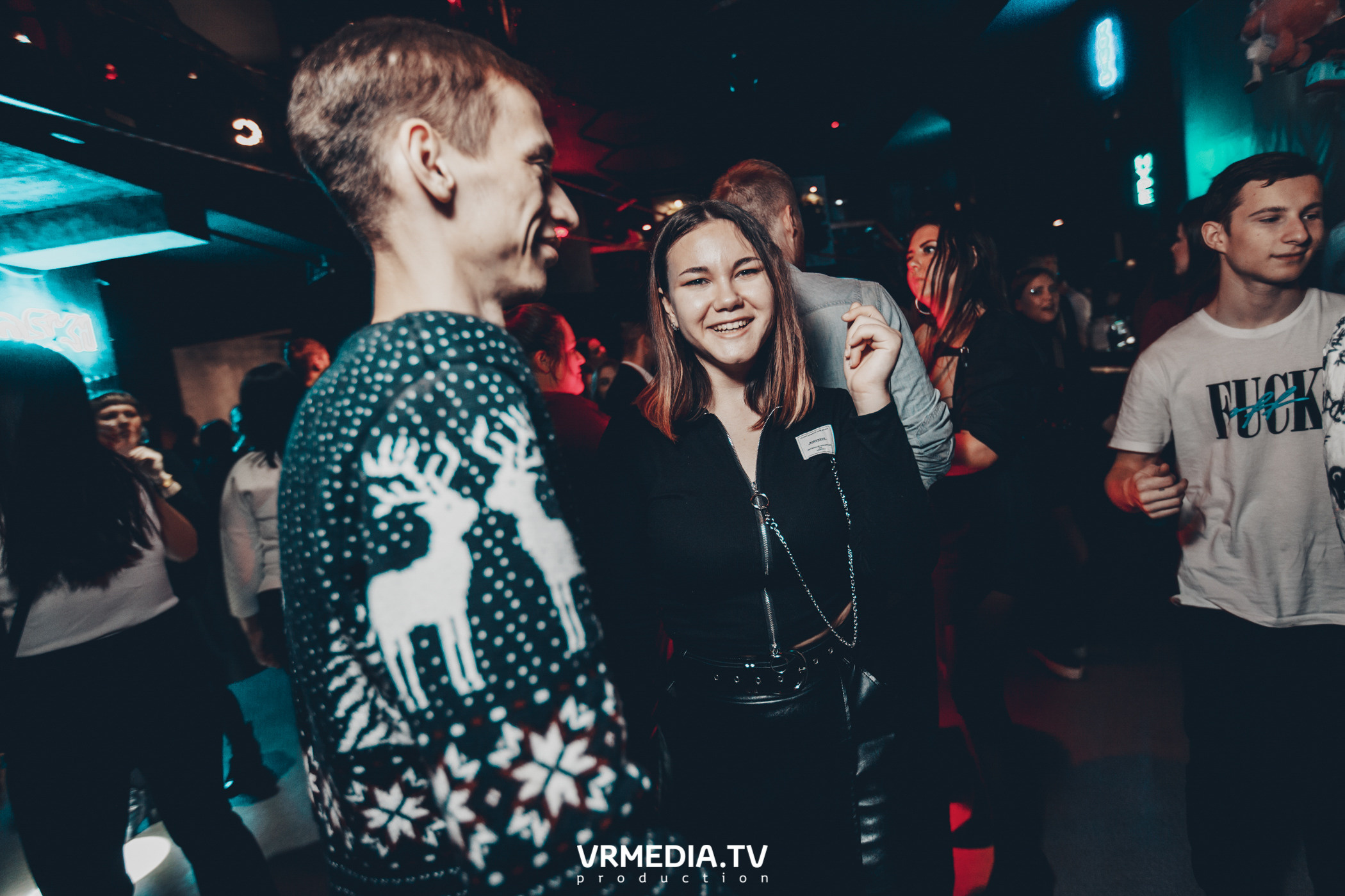 Театр мёртвых кукол в баре «DOSKI»