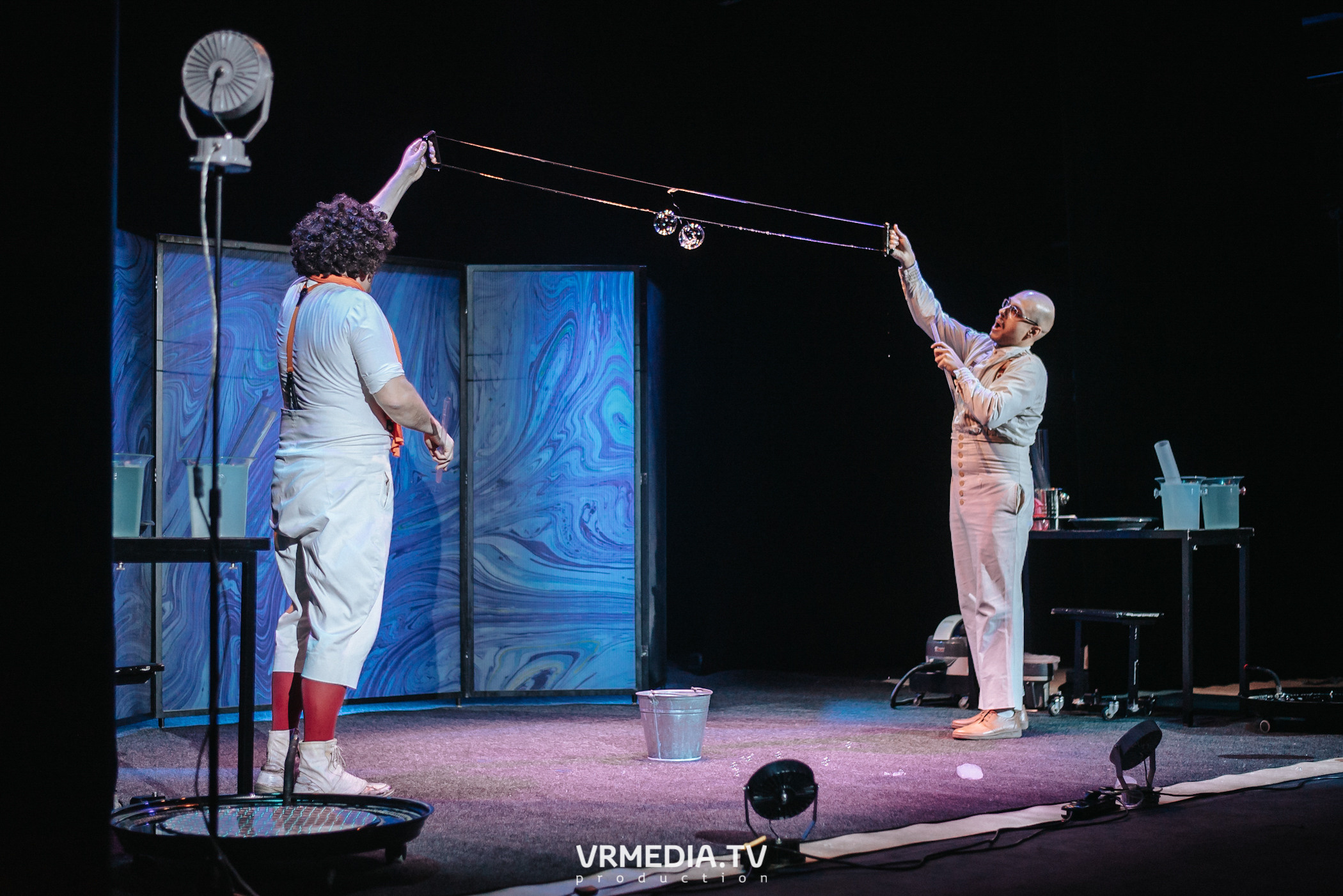 Шоу мыльных пузырей CLINK