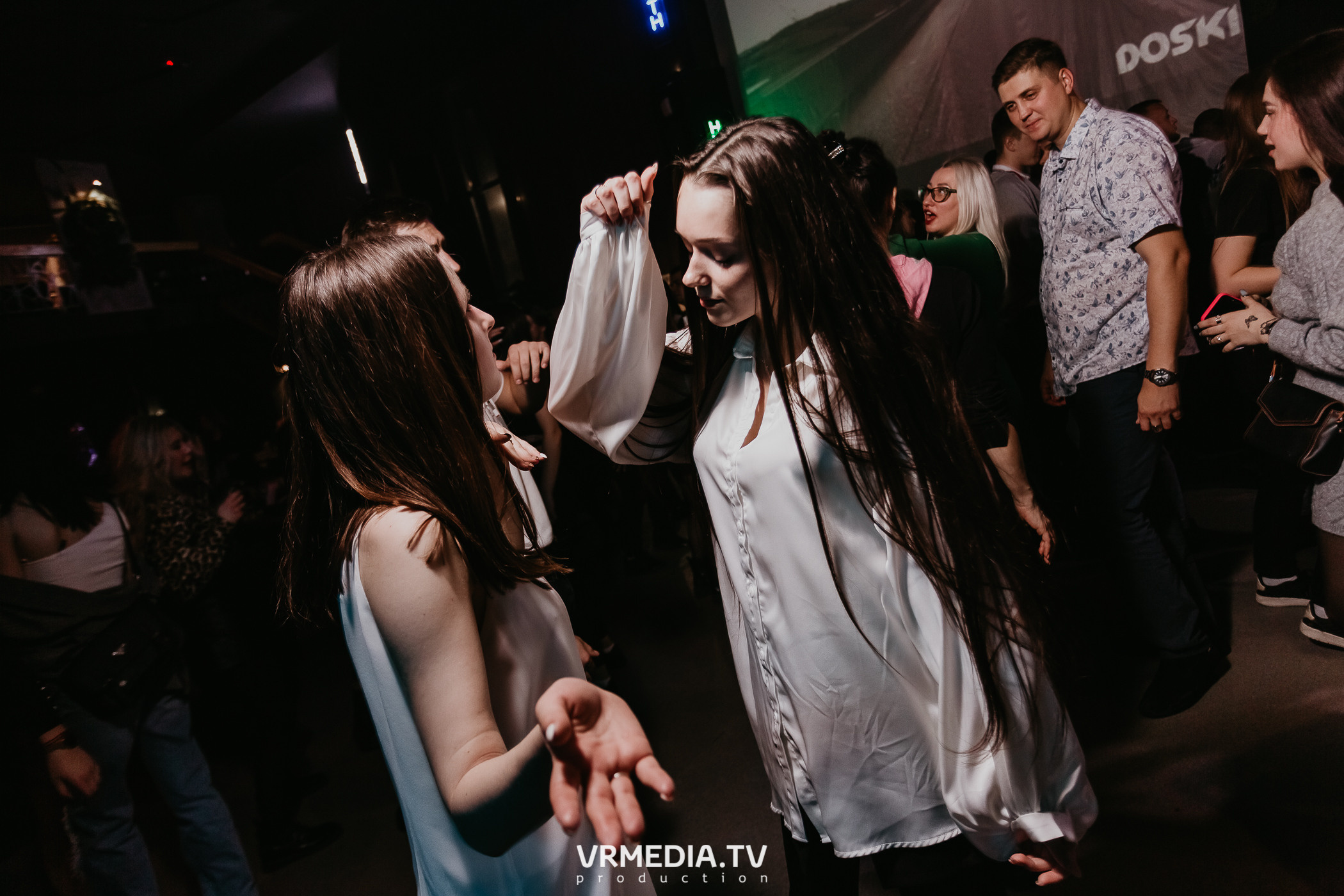 Выходные в баре «DOSKI»