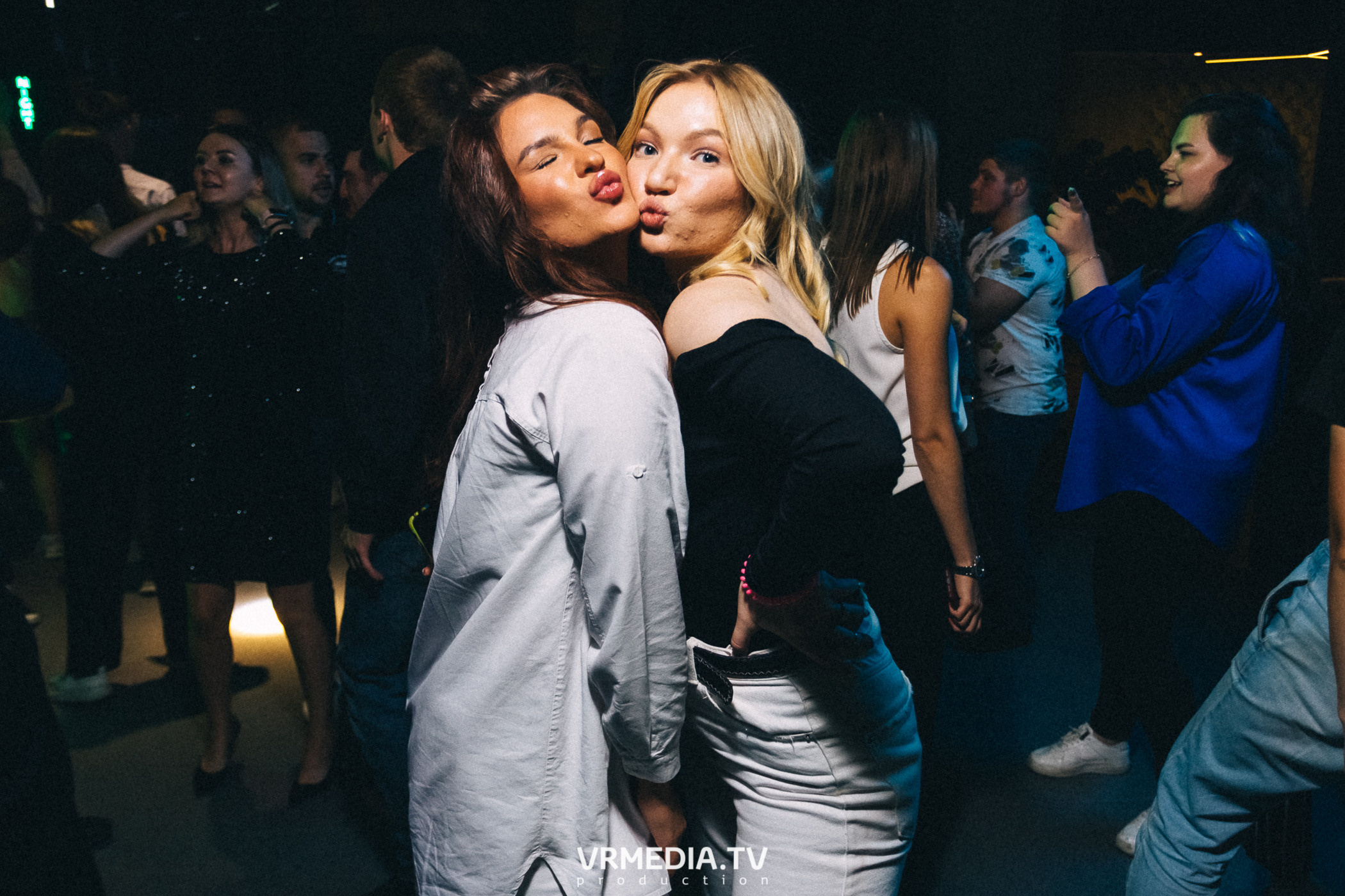 Выходные в баре «DOSKI»