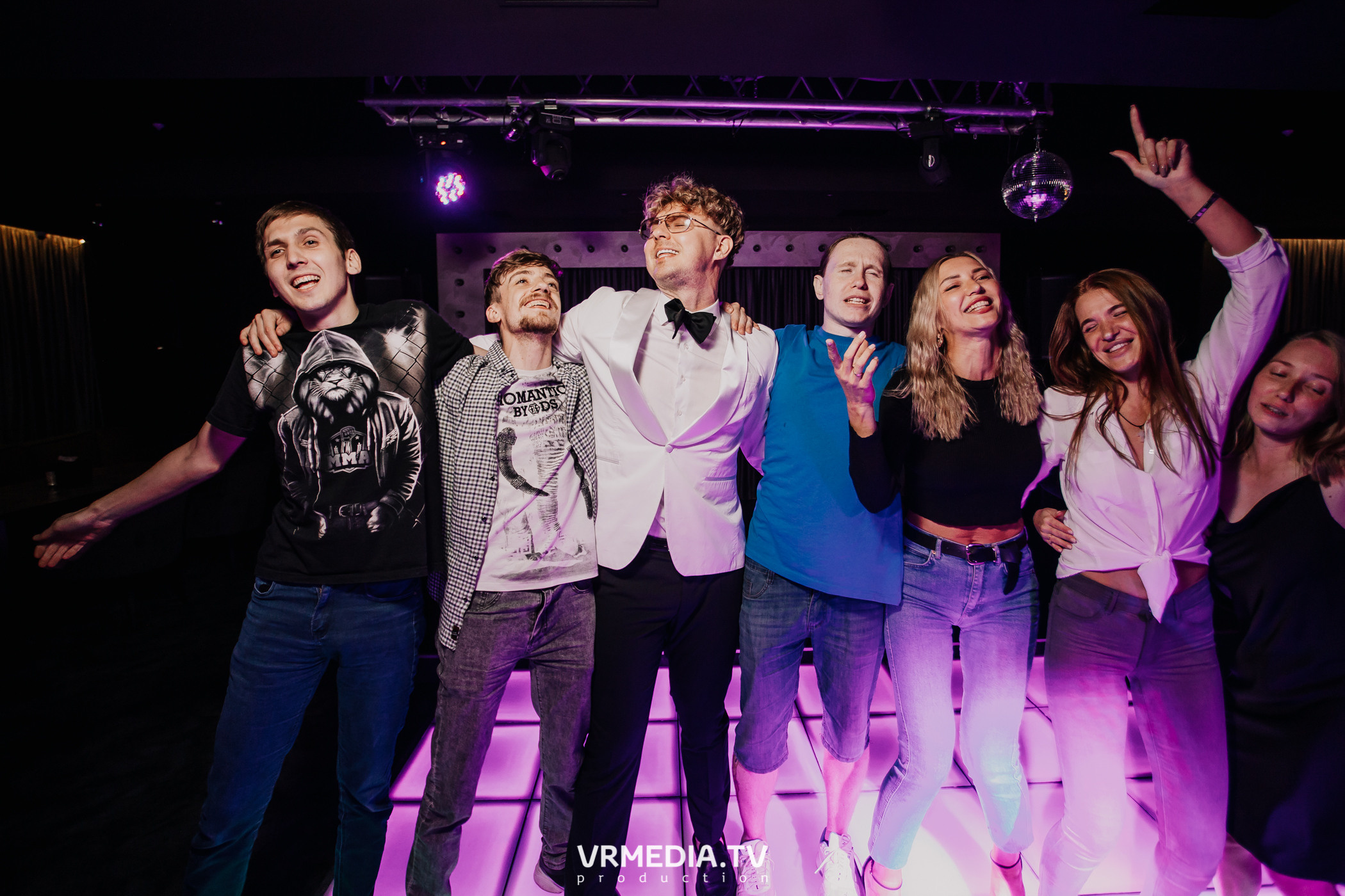 Выходные в караоке-баре «Volna»