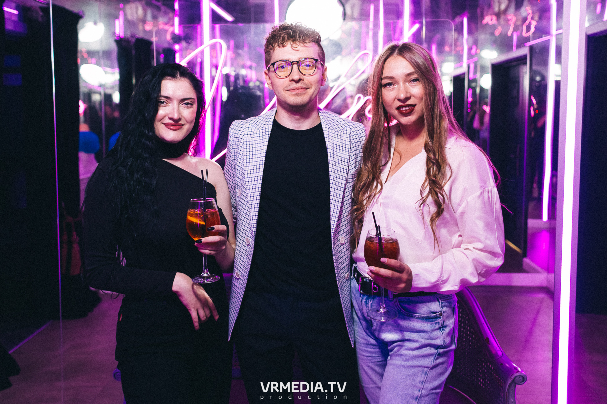 Выходные в караоке-баре «Volna»