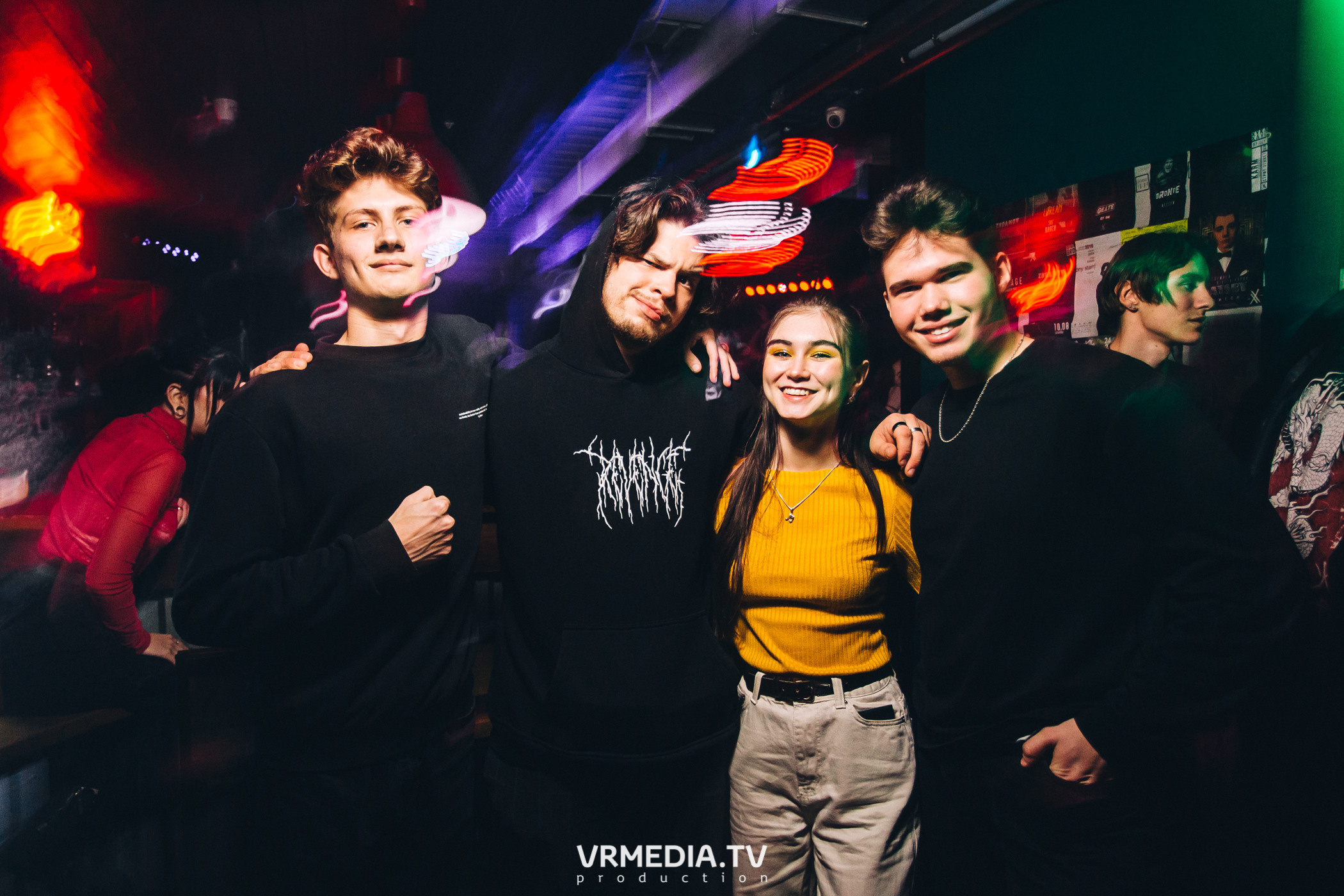 Выходные в баре «Хука Хаус»