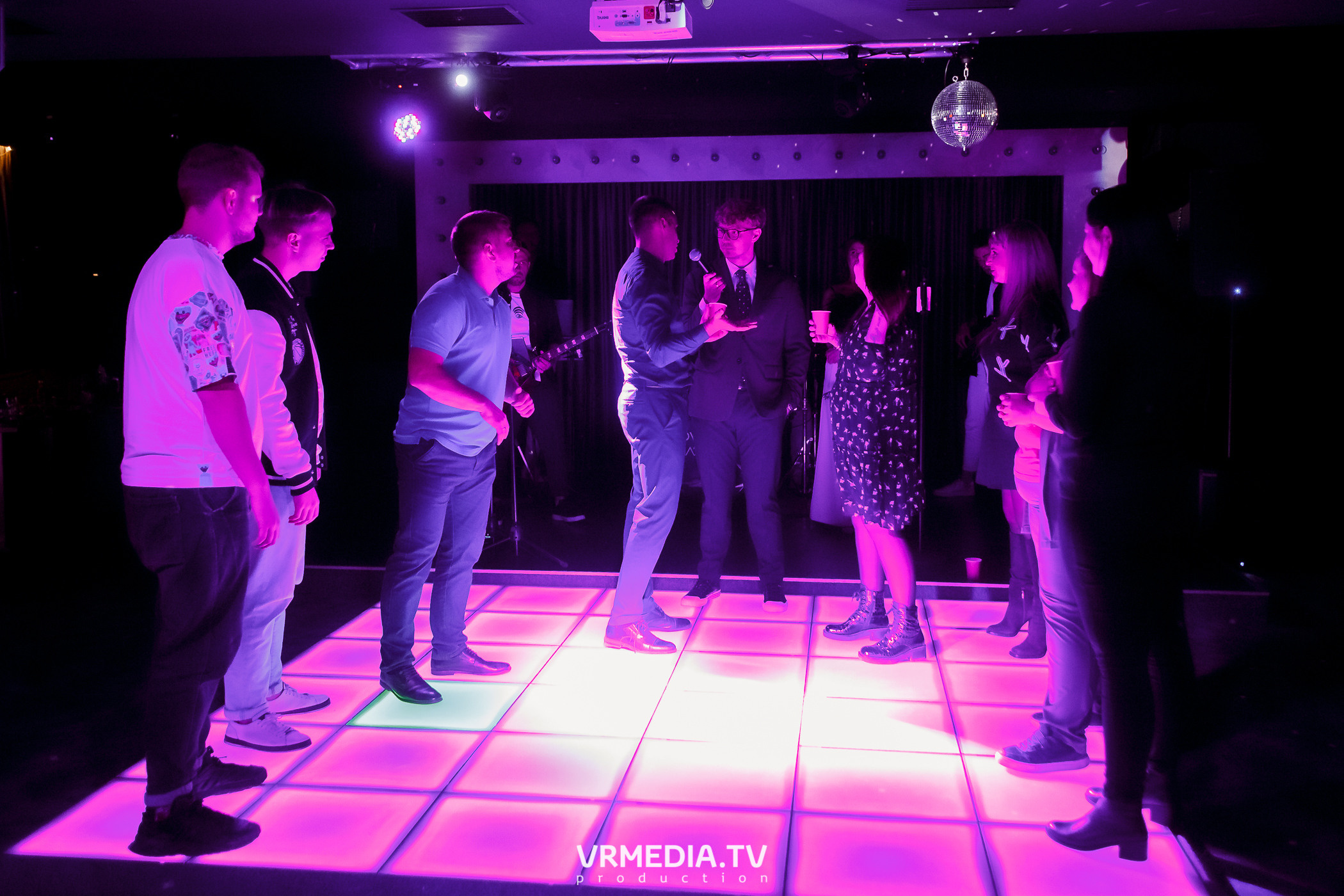 Выходные в караоке-баре «Volna»