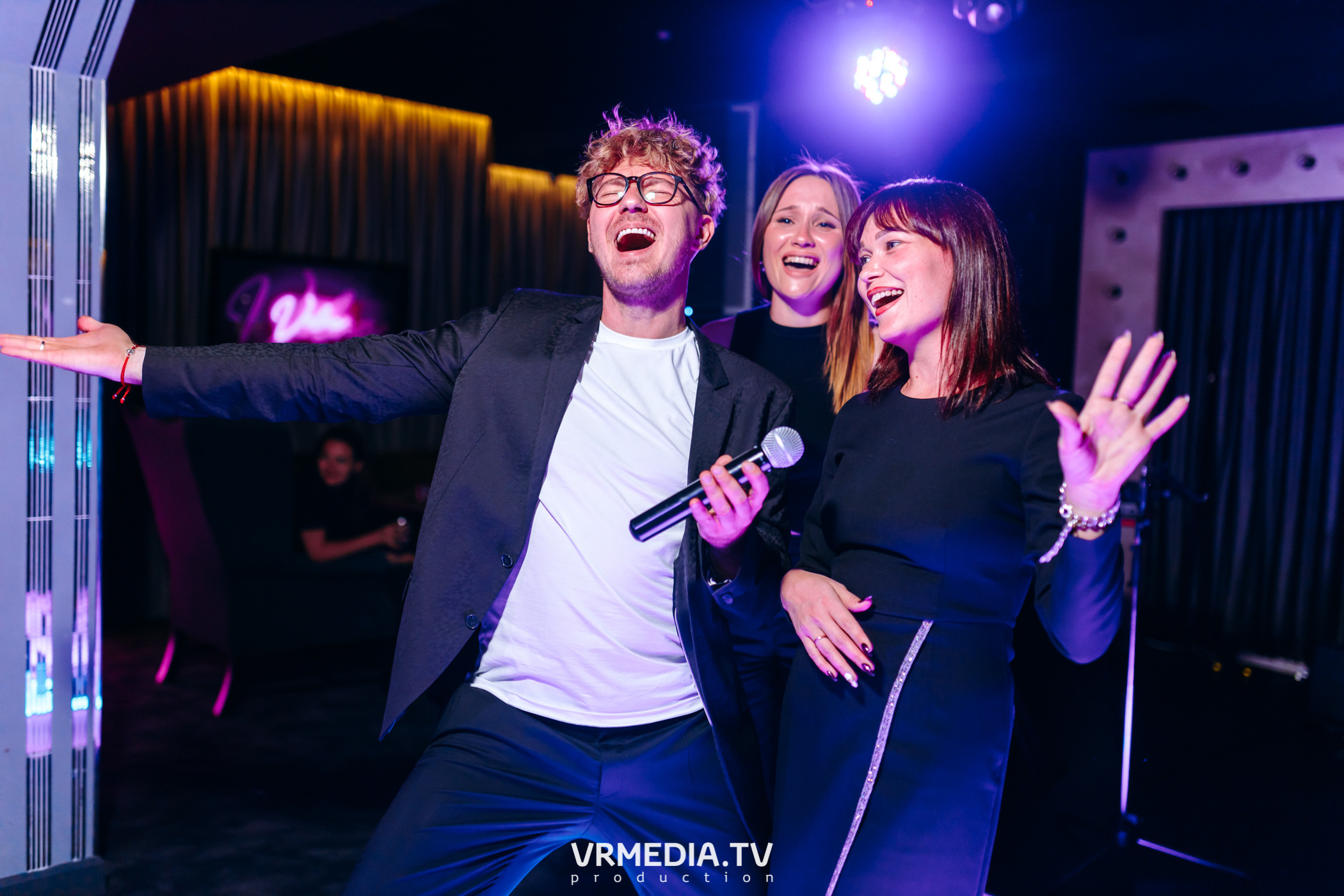 «Жуй орбит без сахара» в караоке-баре «Volna»