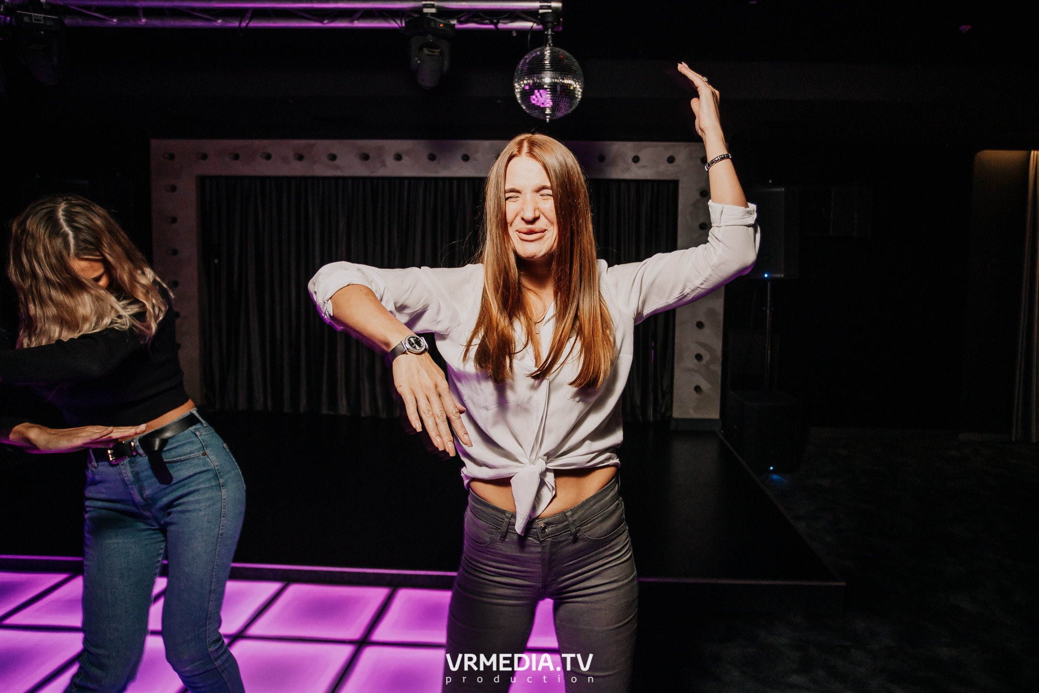 Выходные в караоке-баре «Volna»