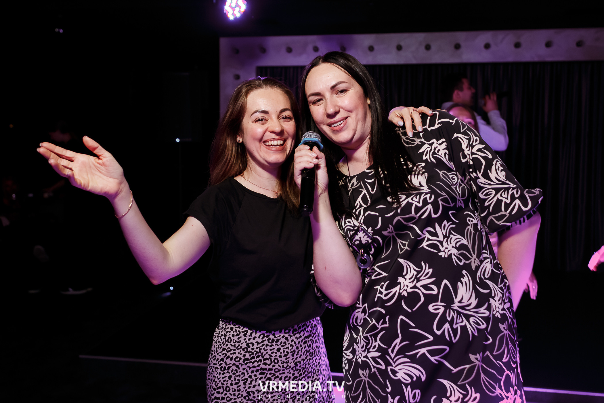 Выходные в караоке-баре «Volna»