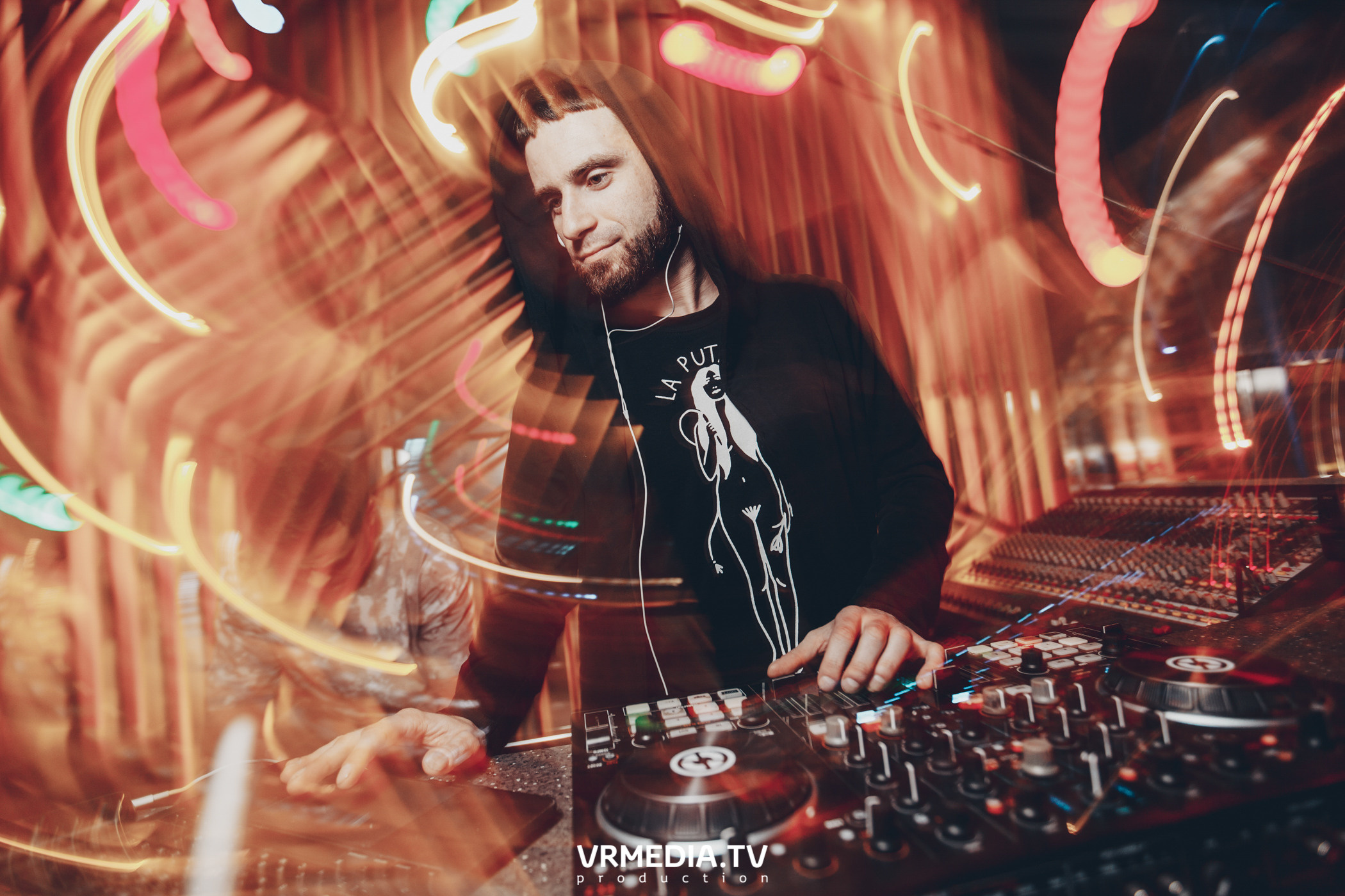 Театр мёртвых кукол в баре «DOSKI»