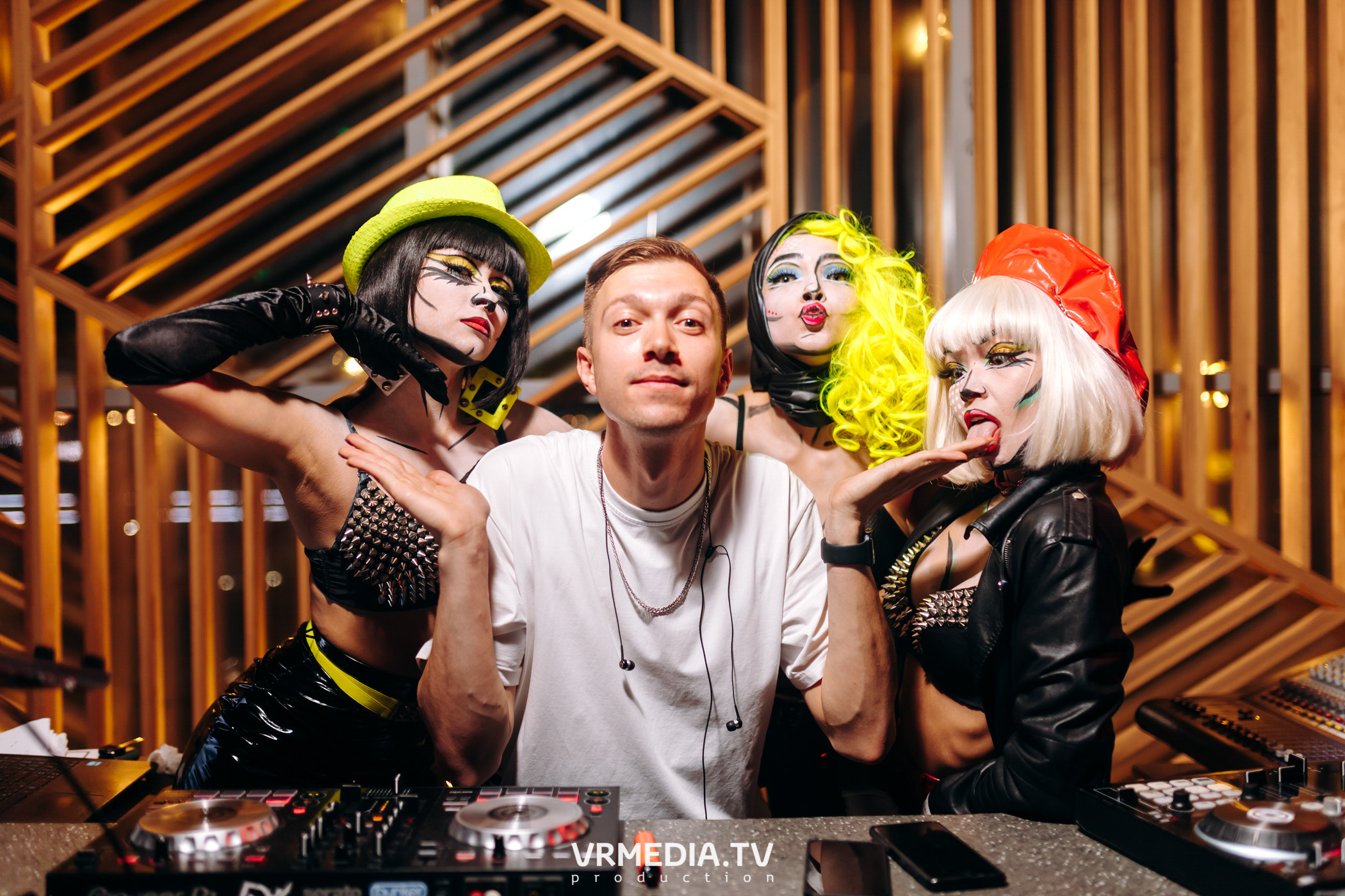 Выходные в баре «DOSKI»