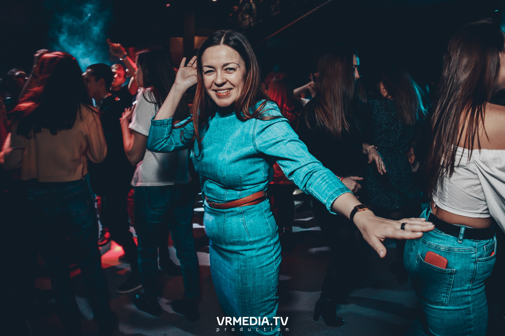 Театр мёртвых кукол в баре «DOSKI»