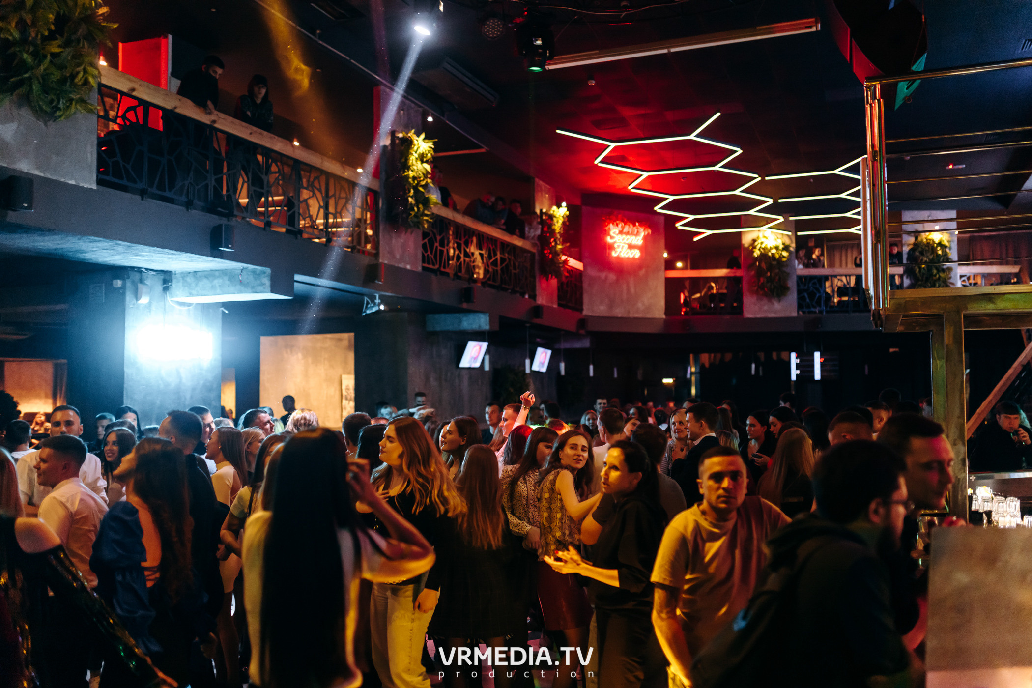 Выходные в баре «DOSKI»