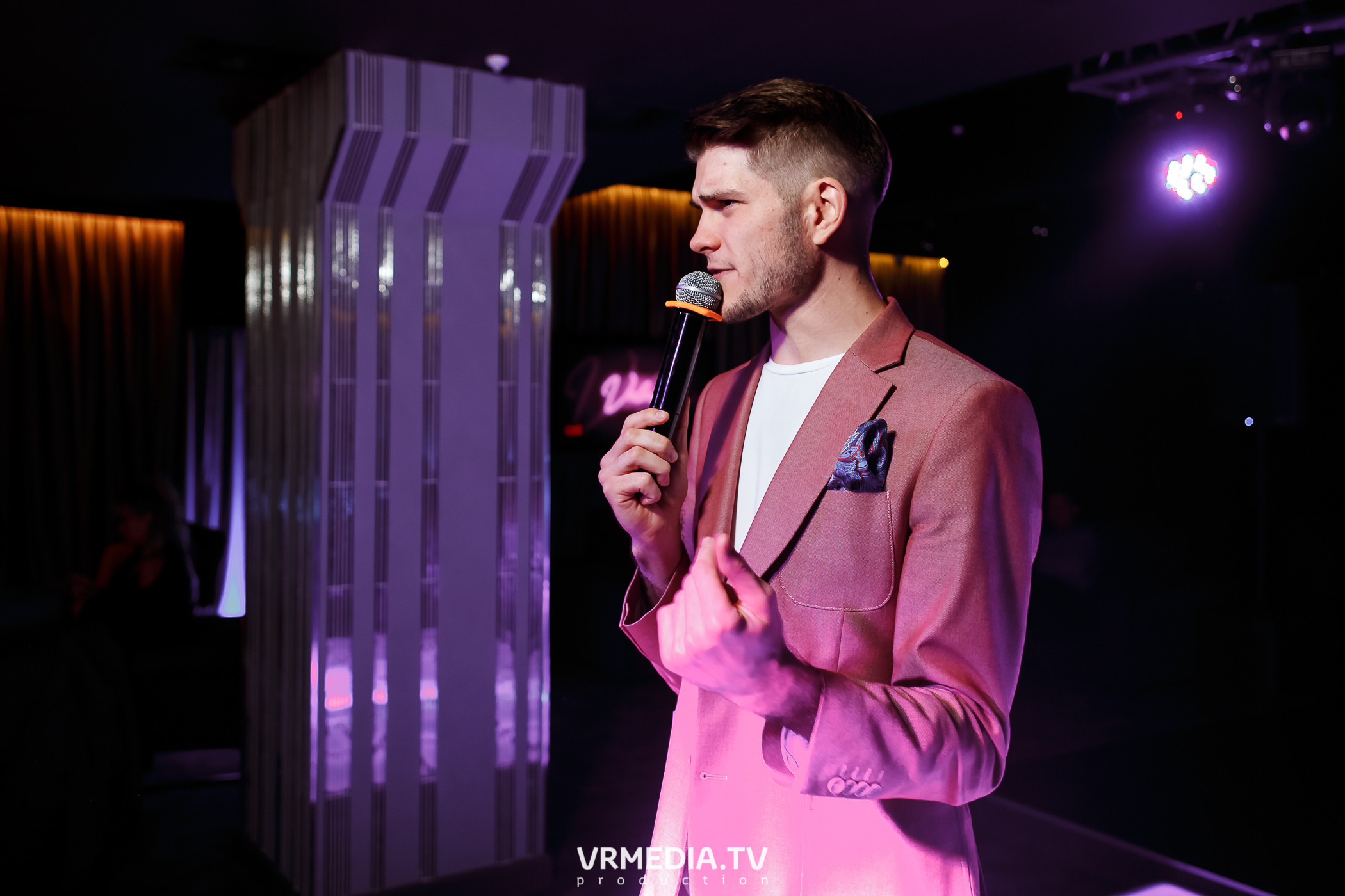 Выходные в караоке-баре «Volna»