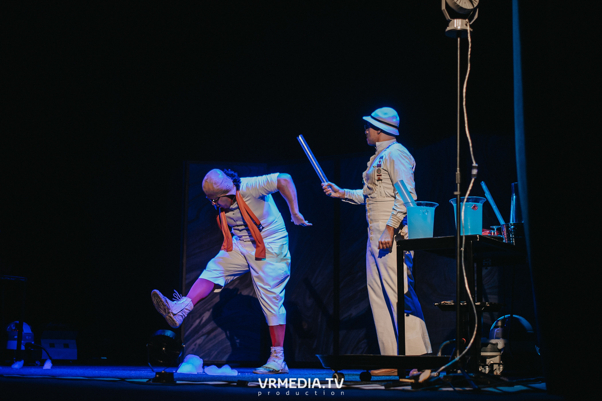 Шоу мыльных пузырей CLINK